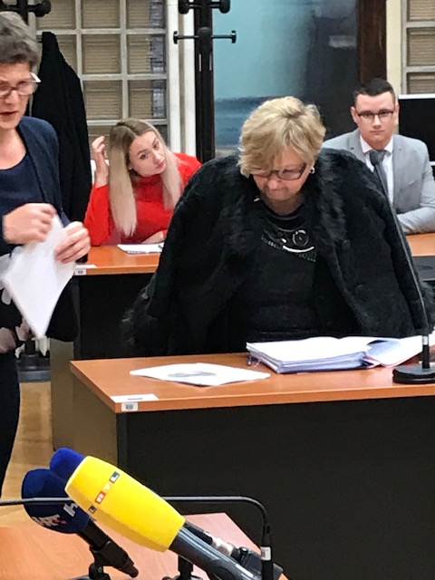 Zamjenica županijskog državnog odvjetnika Irma Bagarić sjedi u kaputu (bundi) jer velika dvorana nije baš zagrijana