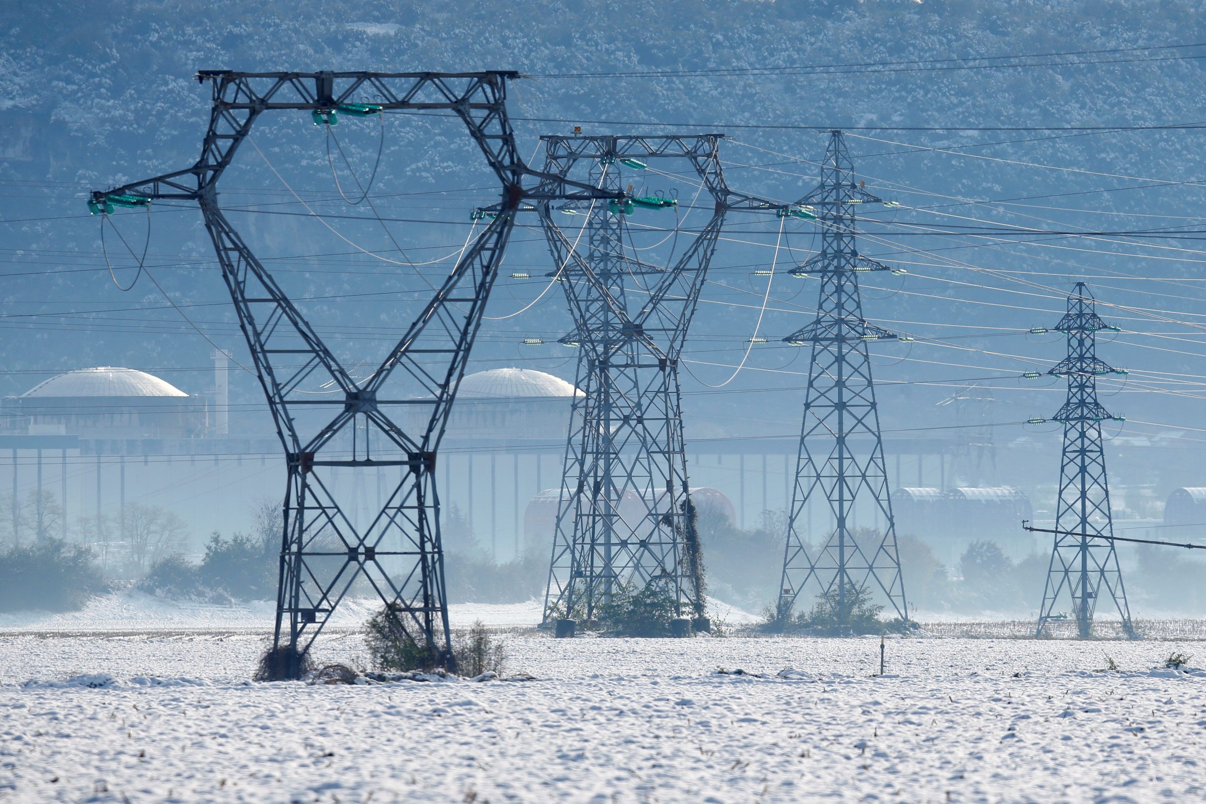 2019-11-15T134424Z_1124762031_RC2PBD96PRT7_RTRMADP_3_FRANCE-WEATHER-ELECTRICITY