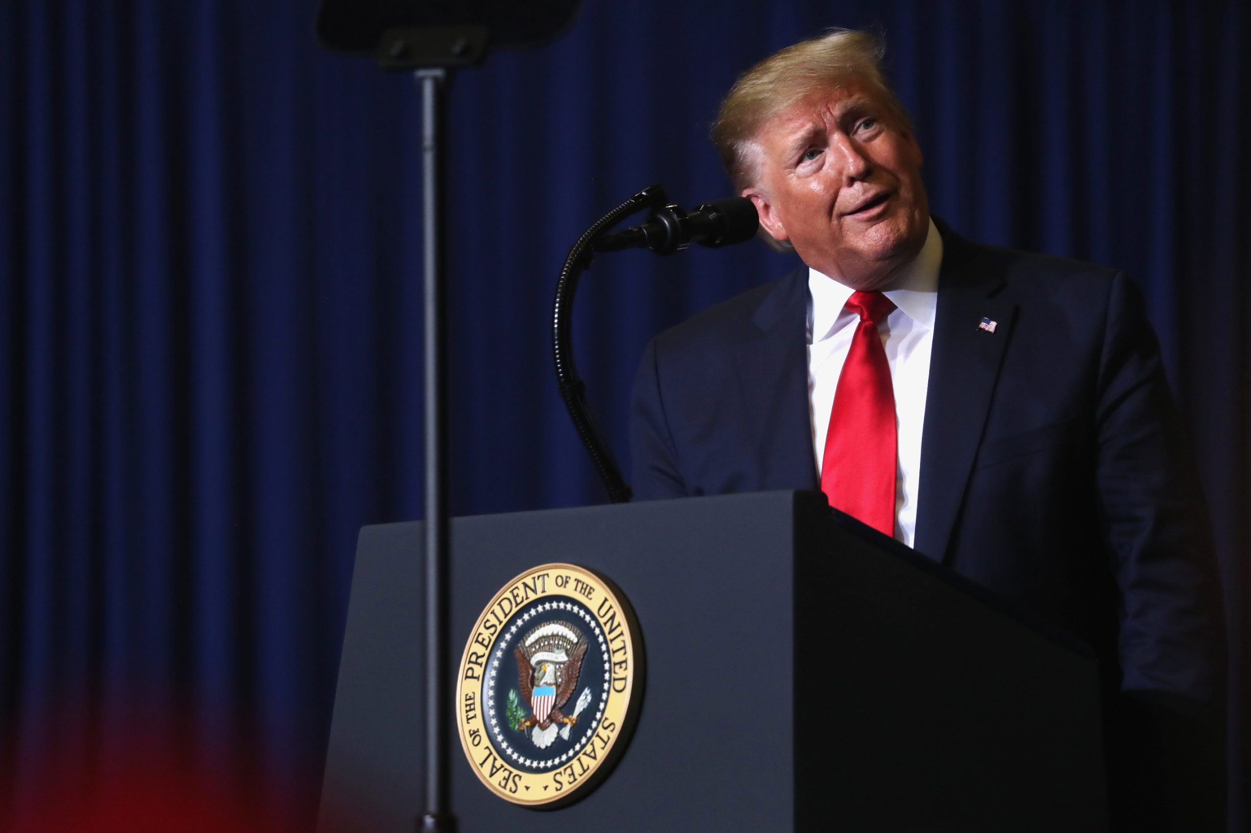 2019-11-02T023007Z_547898417_RC1492319A70_RTRMADP_3_USA-ELECTION-TRUMP