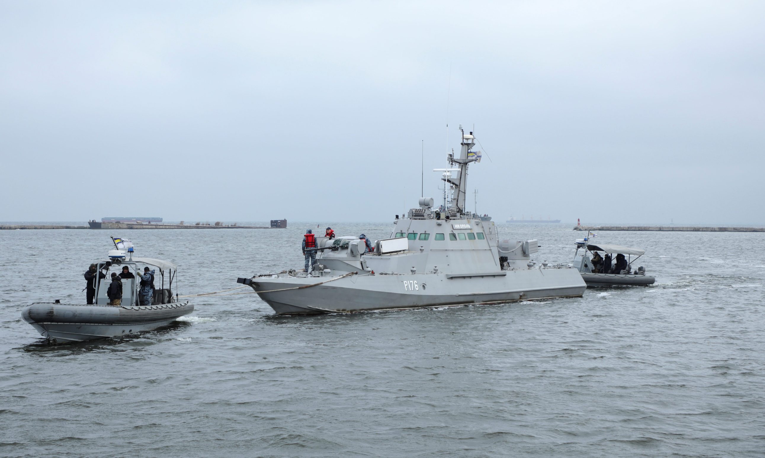 2019-11-20T152652Z_1063093641_RC23FD9KYEUU_RTRMADP_3_UKRAINE-CRISIS-RUSSIA-SHIPS