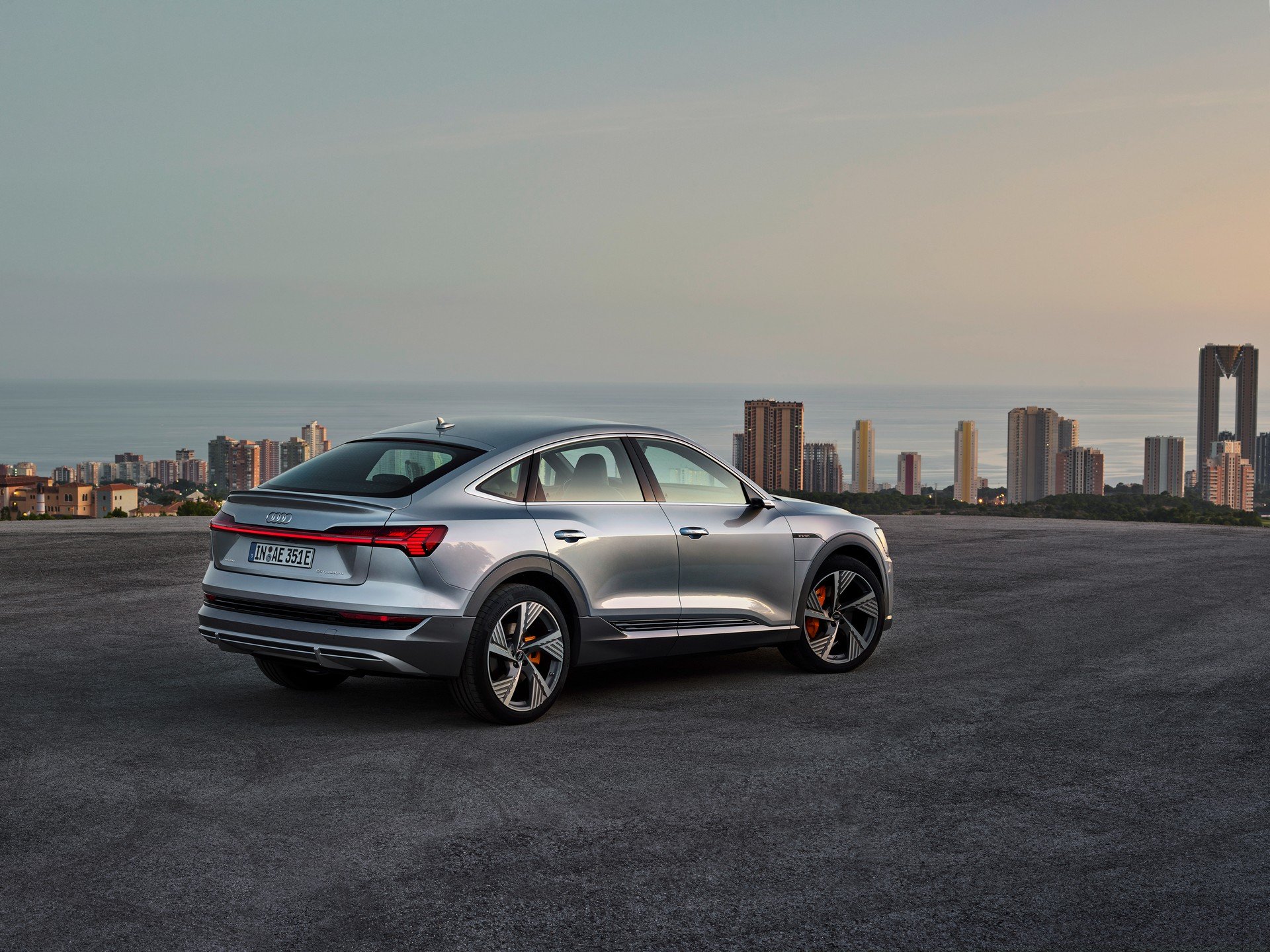2020-Audi-E-Tron-Sportback-12 (1)