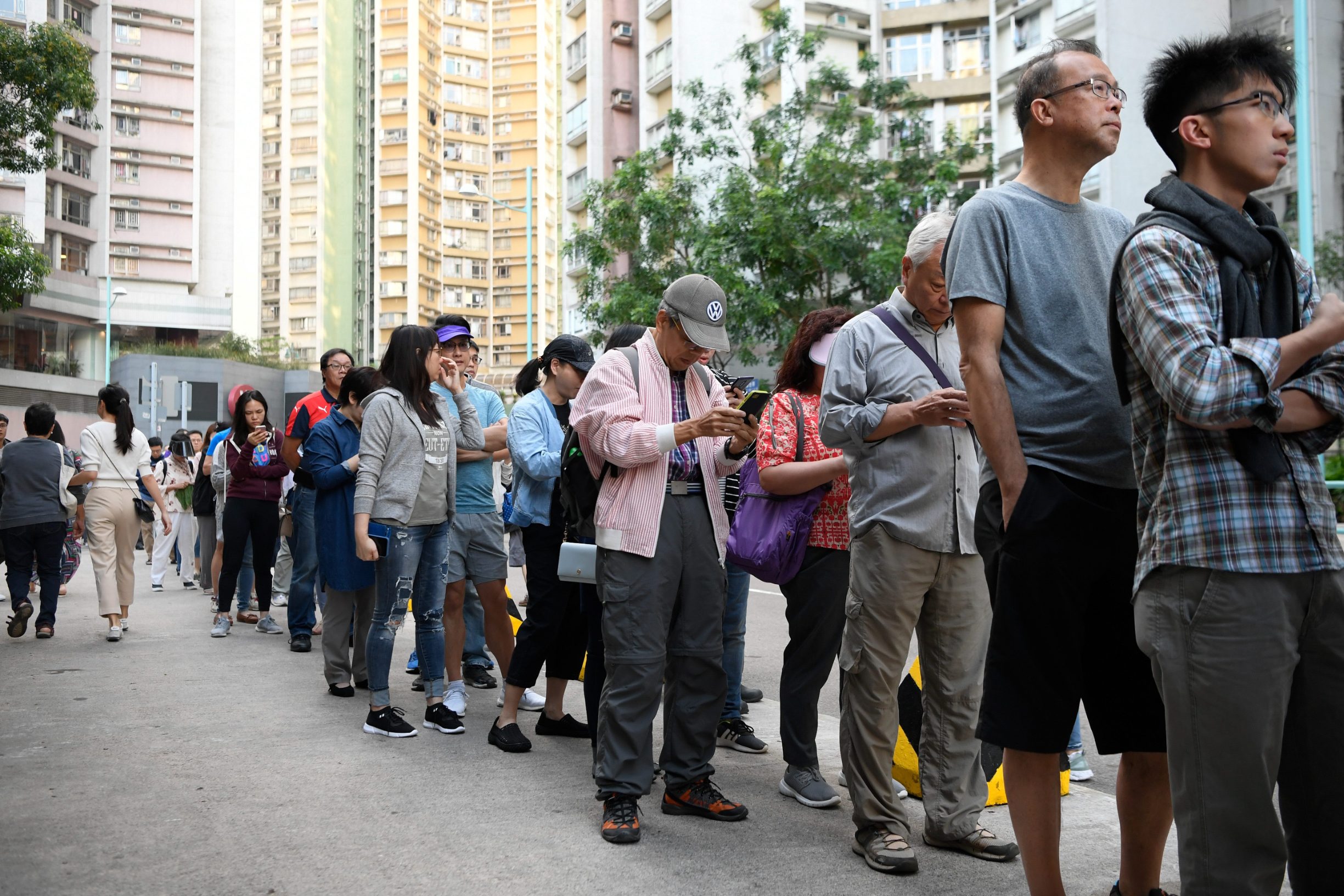 2019-11-24T010510Z_1701595458_RC2DHD98VU0Z_RTRMADP_3_HONGKONG-PROTESTS-ELECTION