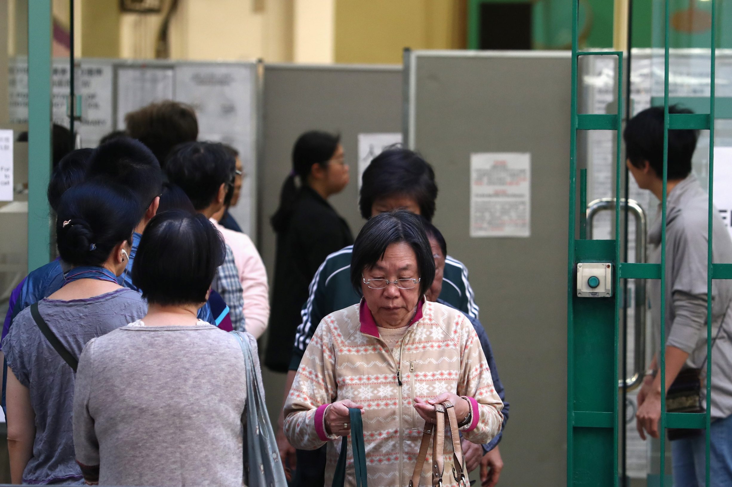 2019-11-23T234847Z_1402799584_RC2BHD980QWE_RTRMADP_3_HONGKONG-PROTESTS-ELECTION