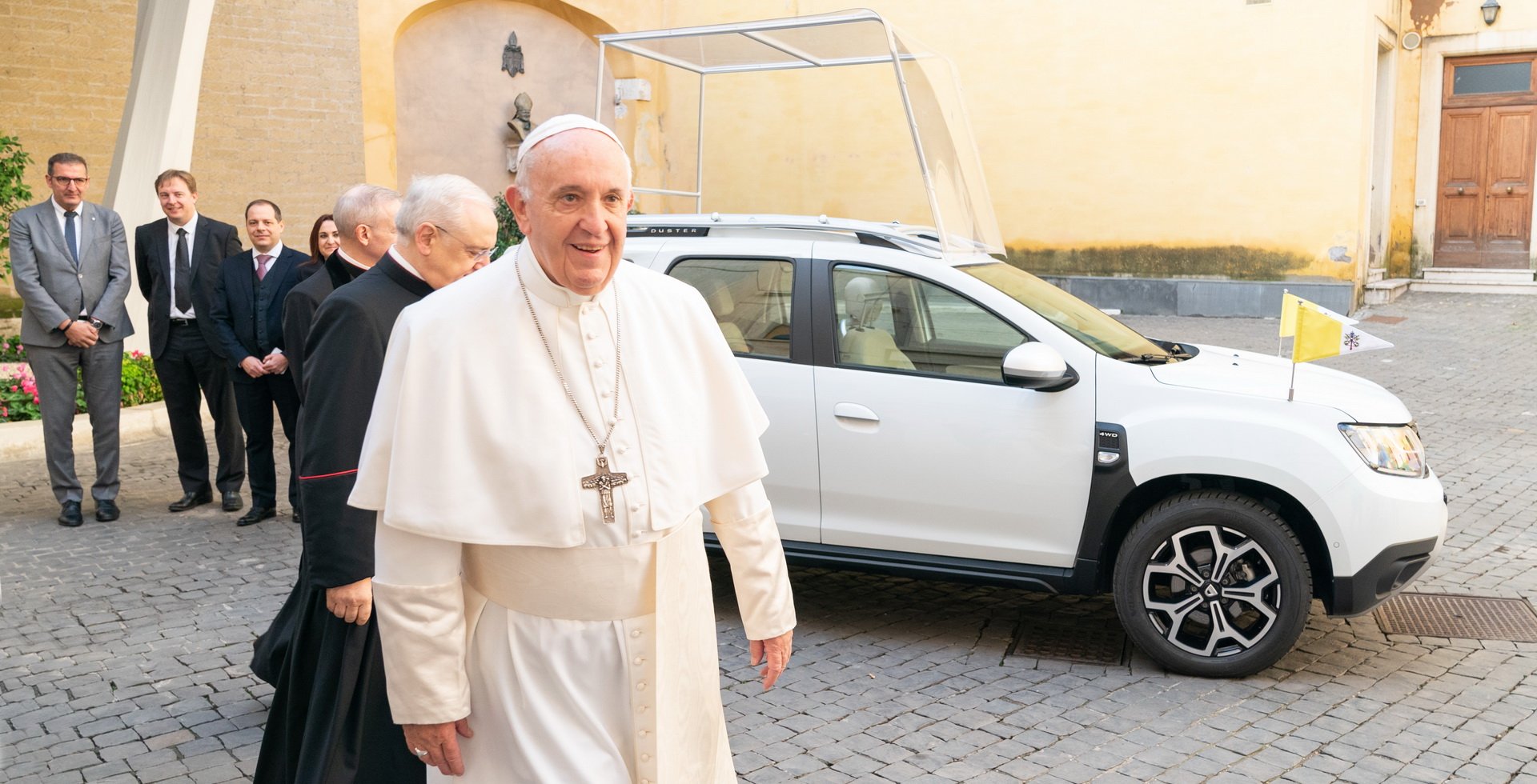 dacia-duster-for-pope-francis-5