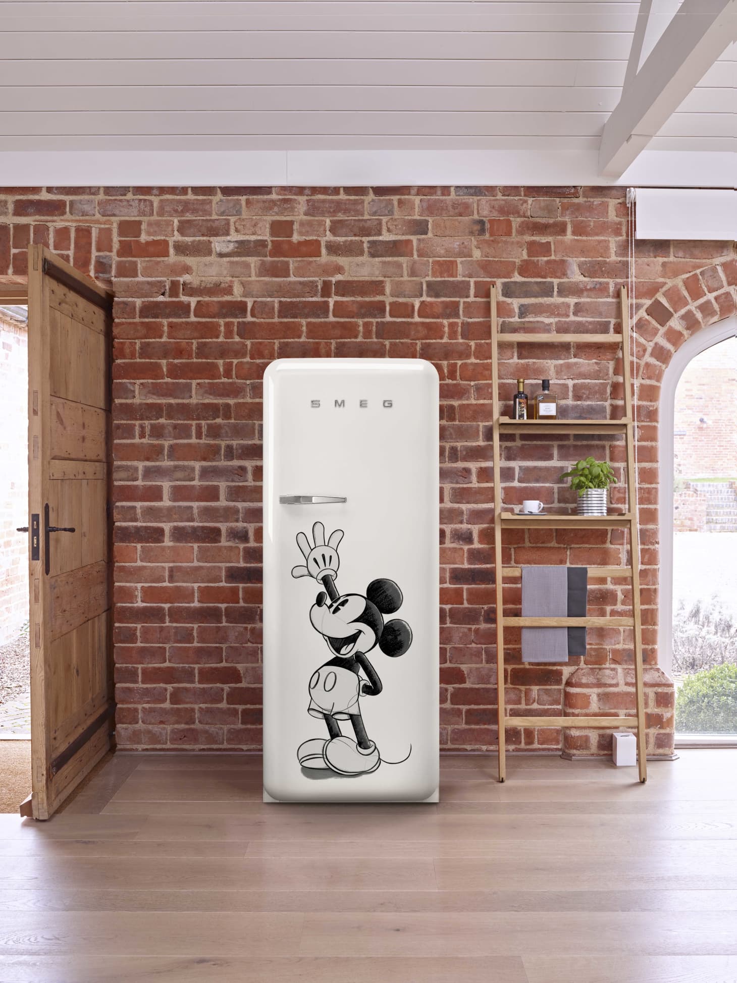 at-news-culture-2019-10-FAB28RDMM4_L01