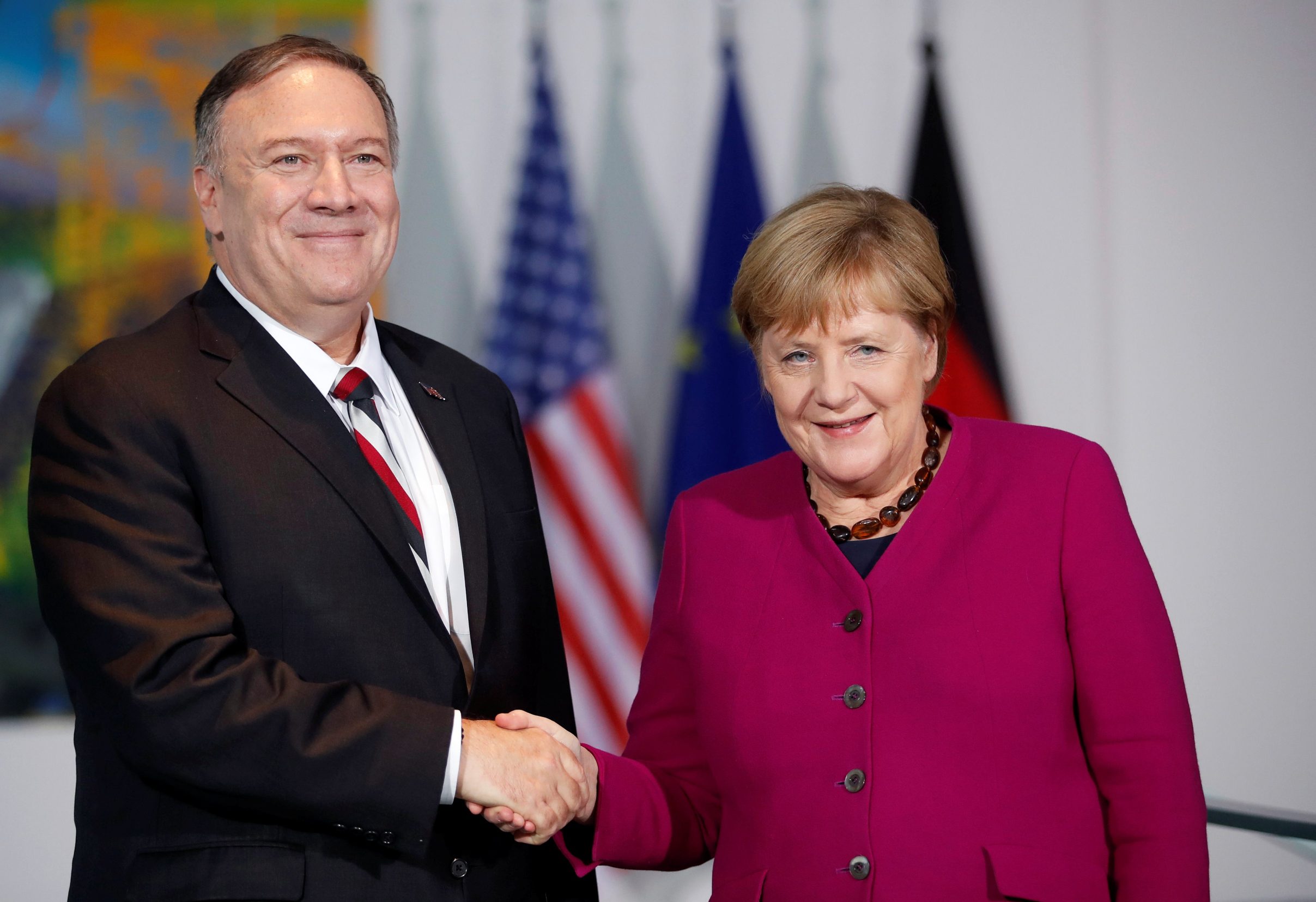 Mike Pompeo i Angela Merkel 