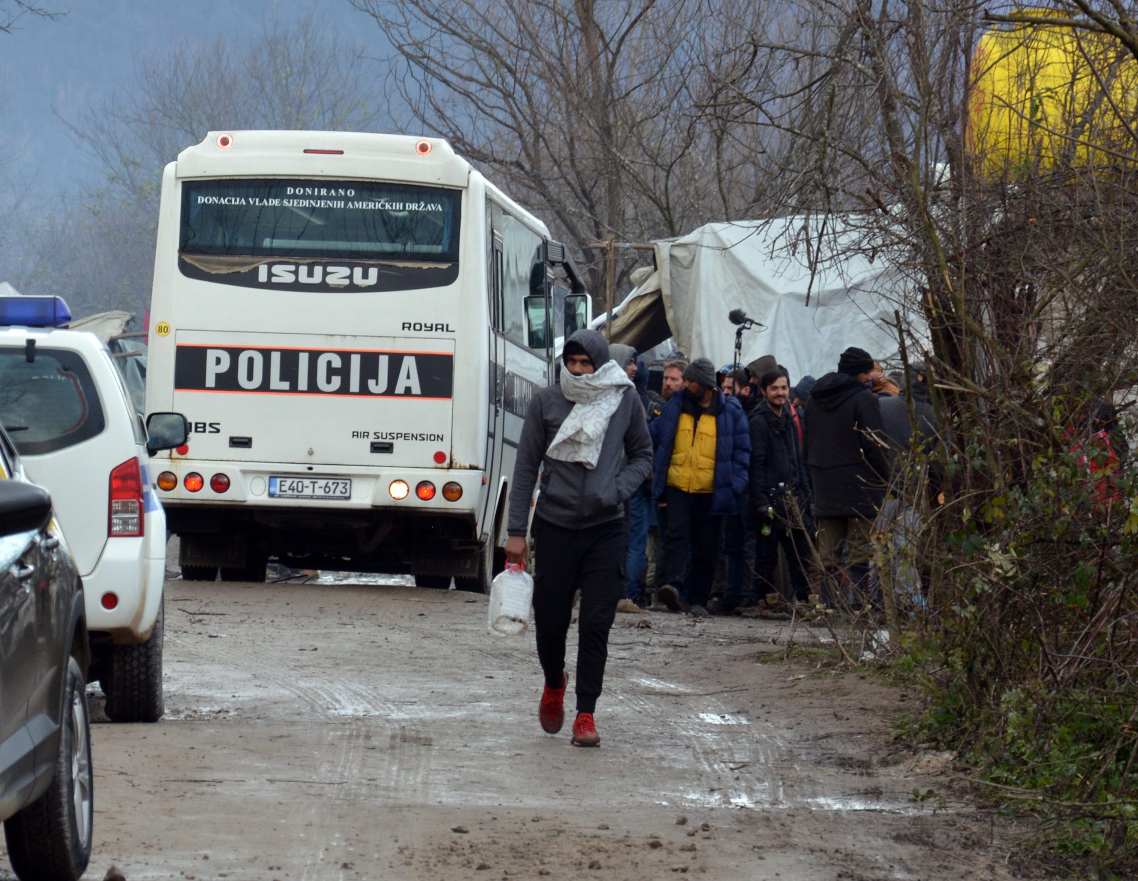 Ilustracija: Migranti u kampu Vučjak 