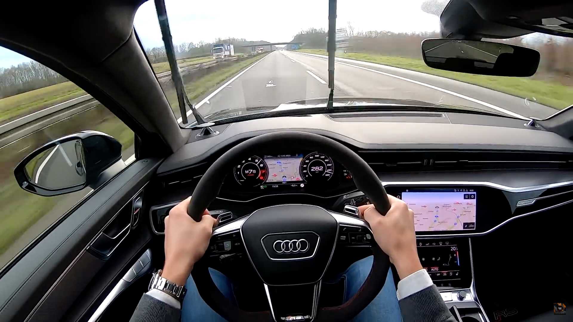 2021-audi-rs6-avant-autobahn