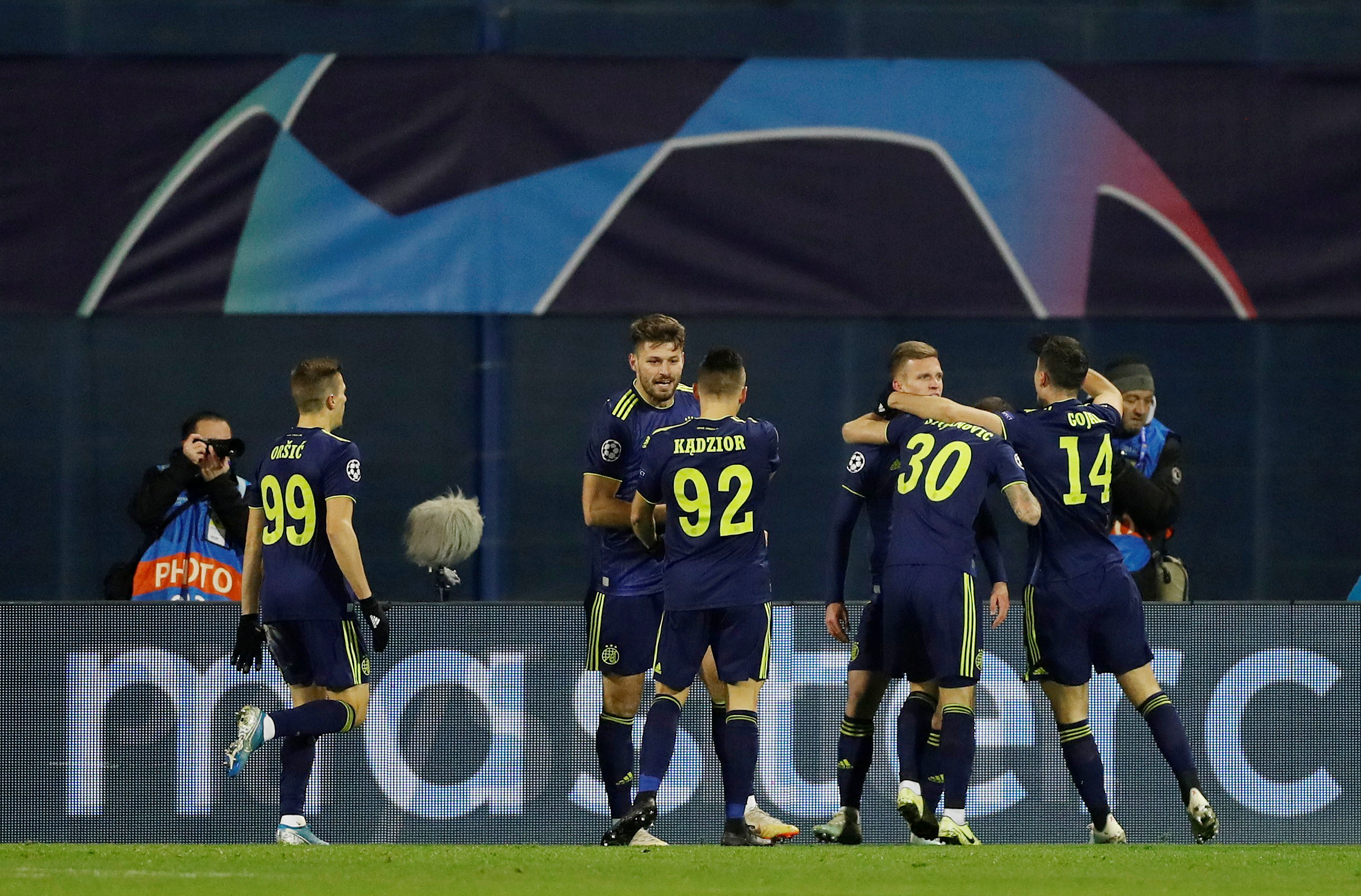 2019-12-11T180920Z_294231395_RC26TD9V982K_RTRMADP_3_SOCCER-CHAMPIONS-DZA-MCI-REPORT