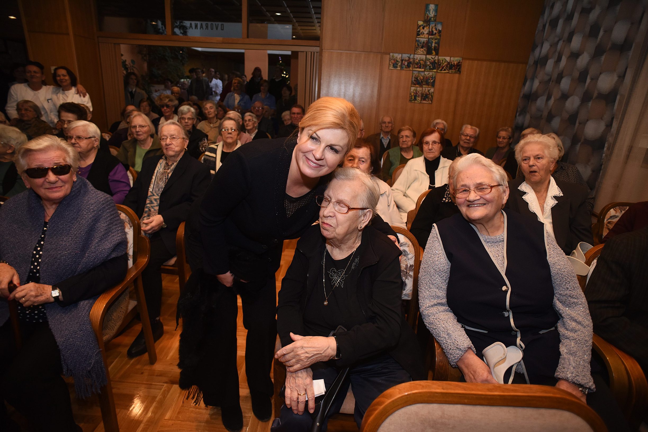 Kolinda Grabar-Kitarović sa štićenicima Doma sv. Antuna
