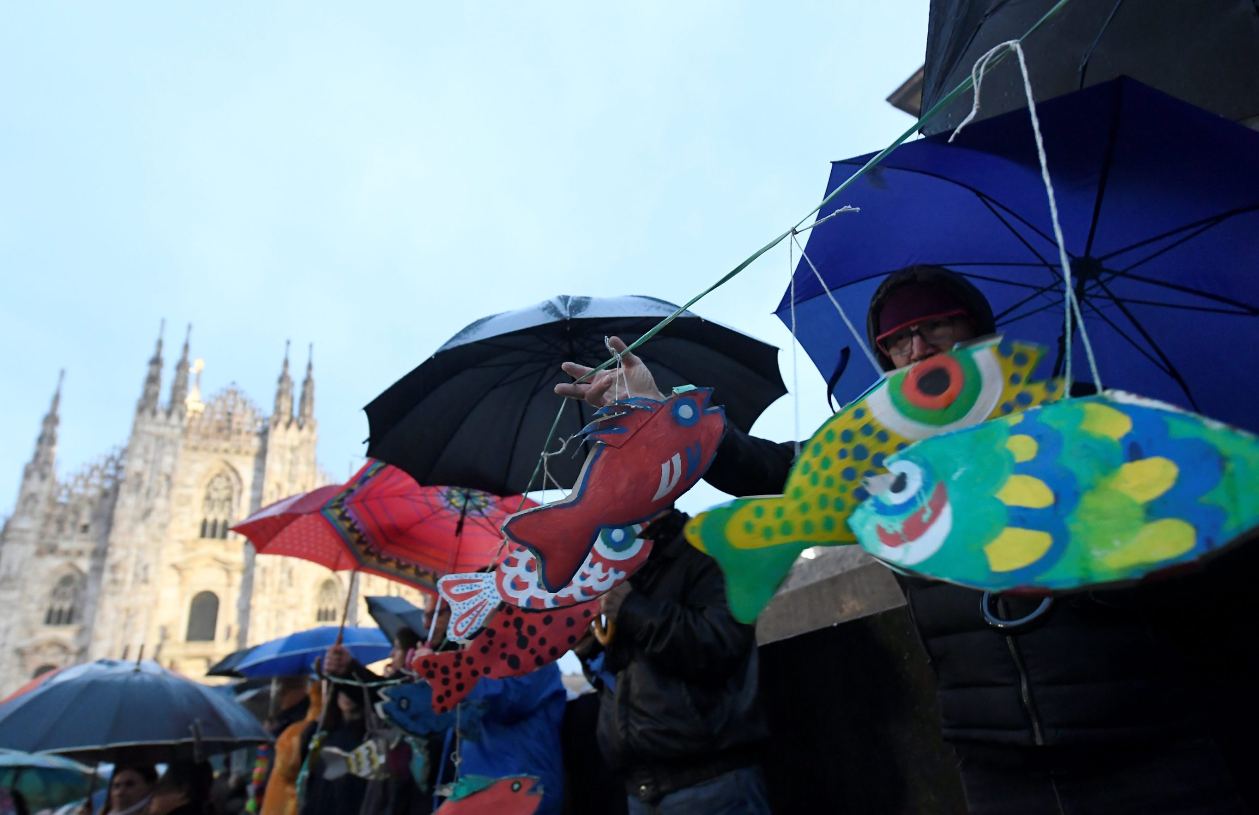 2019-12-01T160324Z_1440465239_RC2GMD9BB94M_RTRMADP_3_ITALY-POLITICS-SARDINES