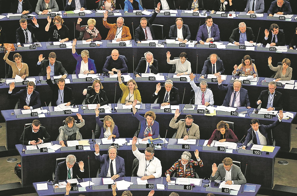 pa_6756879_2019-11-28T110753Z_2091233186_RC2BKD9W8SN1_RTRMADP_3_CLIMATE-CHANGE-ACCORD-EU