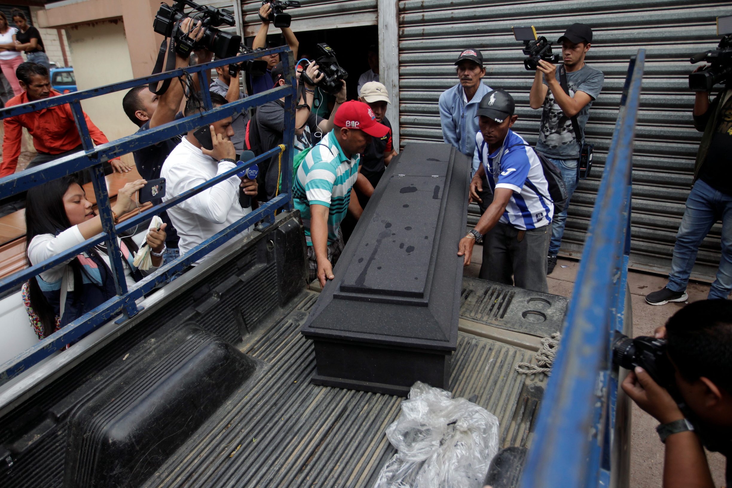 2019-12-16T212517Z_1168930755_RC2LWD9MYY91_RTRMADP_3_HONDURAS-VIOLENCE