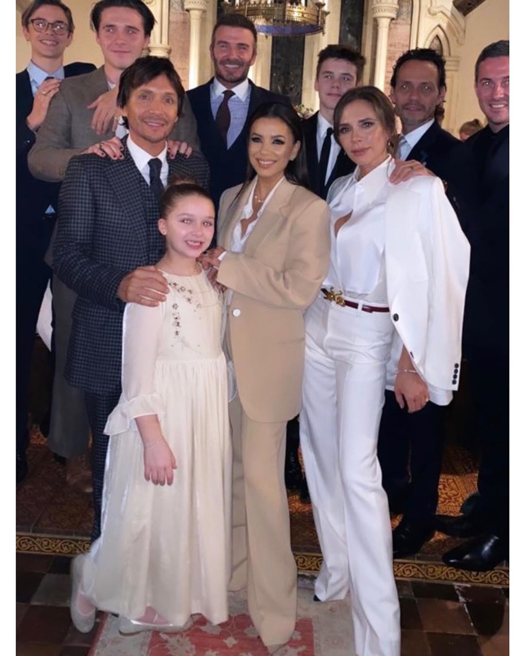 Zajednička fotografija s krštenja: Romeo, Brooklyn, David i Cruz Beckham, Marc Anthony, David Gardner, Ken Paves, Harper Beckham ,Eva Longoria i Victoria Beckham