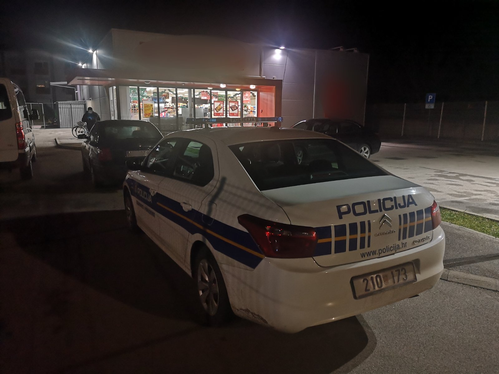 c6718fdf53936272fae3d1404cdb54a5