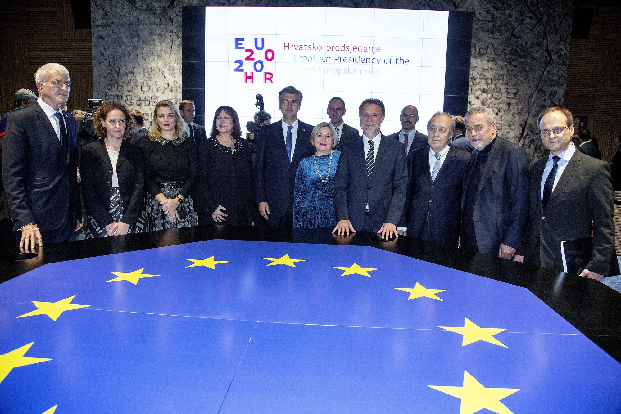 Svečano otvaranje prostorija u Nacionalnoj i sveučilišnoj knjižnici gdje će se odvijati većina skupova vezanih uz predsjedavanje Vijećem EU. Na slici slijeva: Zvonko Kusićc, Nina Koržinek Obuljen, Dubravka Šuica, Andrej Plenković, Gordan Jandroković, Furio Radin, Milan Bandić