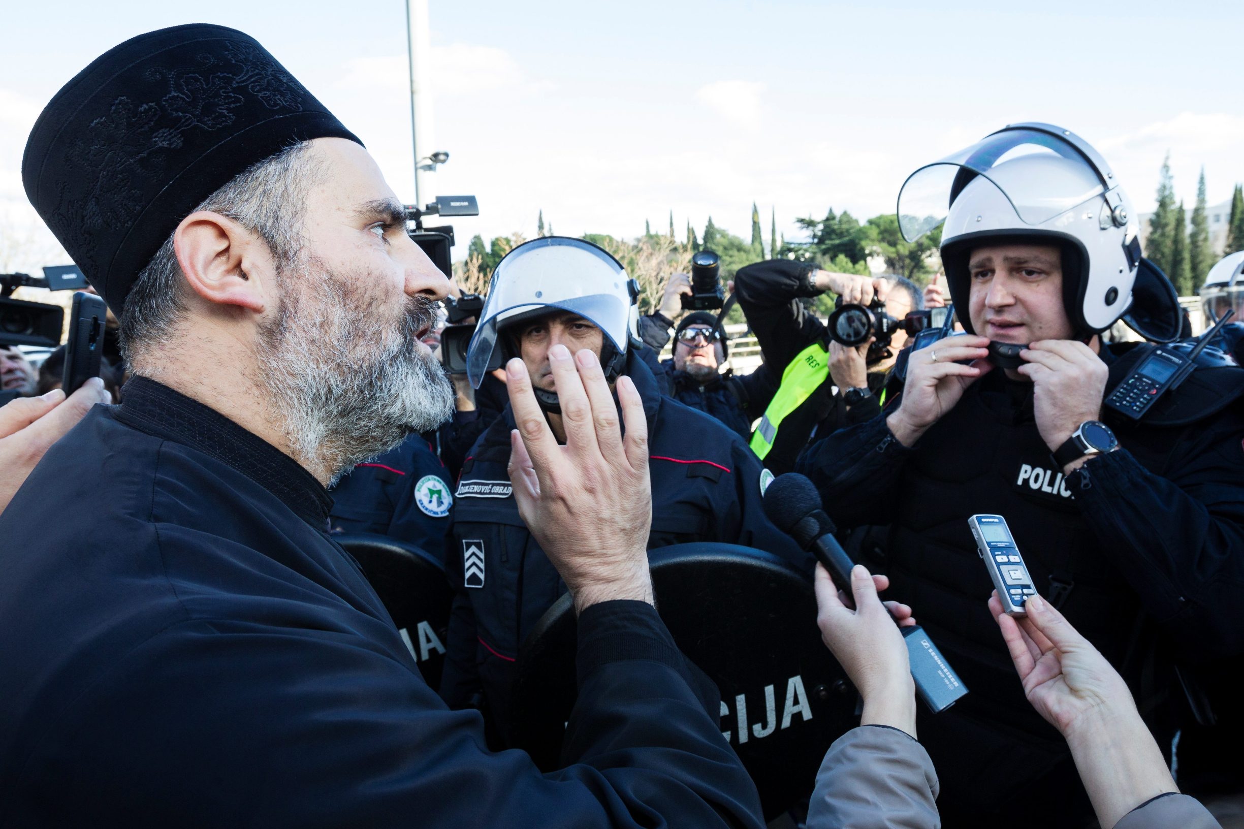2019-12-26T131324Z_138071003_RC213E9MBT59_RTRMADP_3_MONTENEGRO-PROTEST