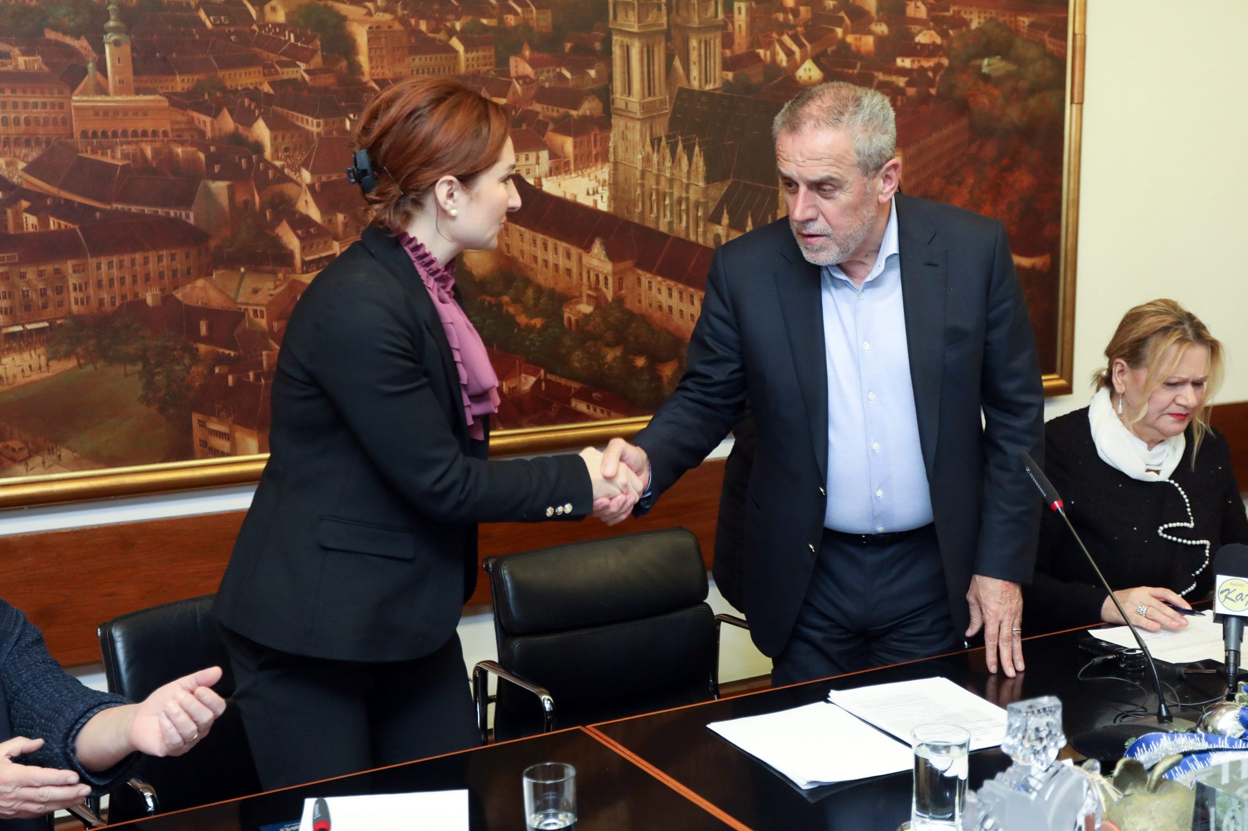 holding_ugovori-301219