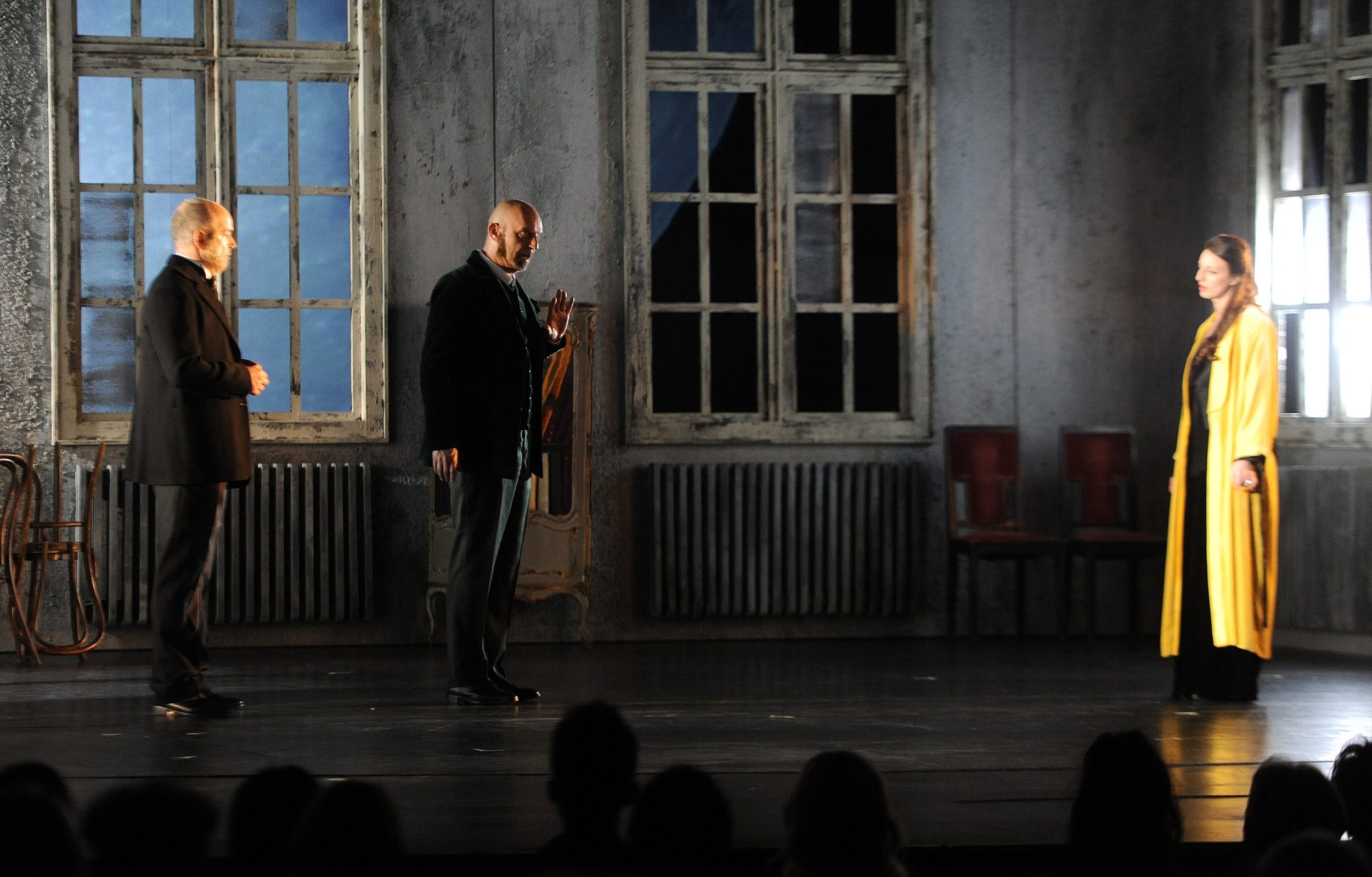 Predstava Idiot u režiji Vasijija Senjina