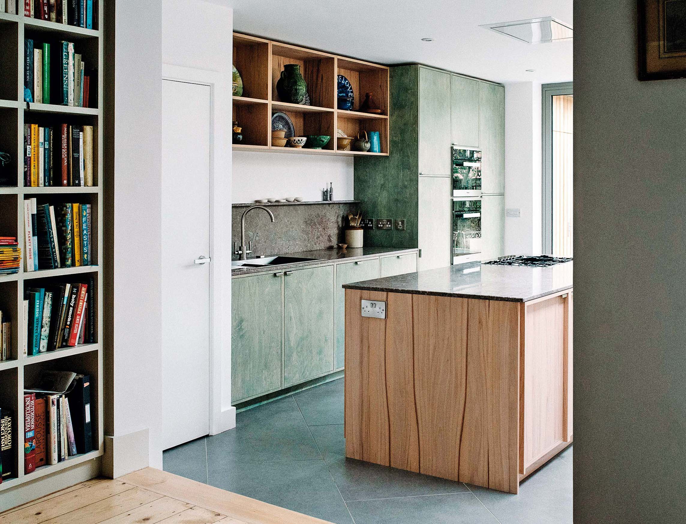 FROM WORKS Kuhinja u obiteljskoj kući inspirirana lokalnim krajolikom 