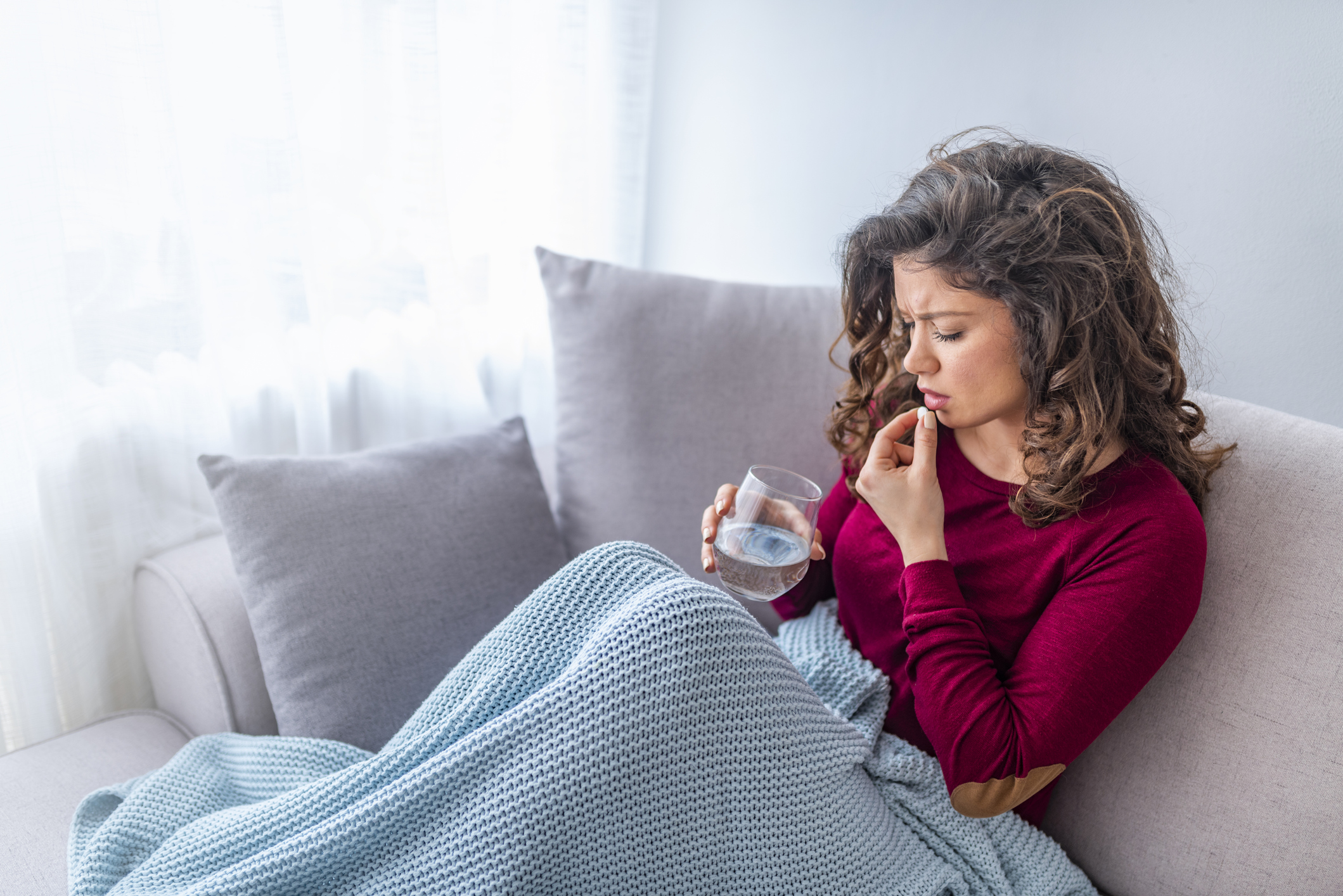 Može ga se kupiti bez recepta, no s paracetamolom, kao i sa svakim lijekom, treba biti oprezan i strogo se pridržati uputa o korištenju