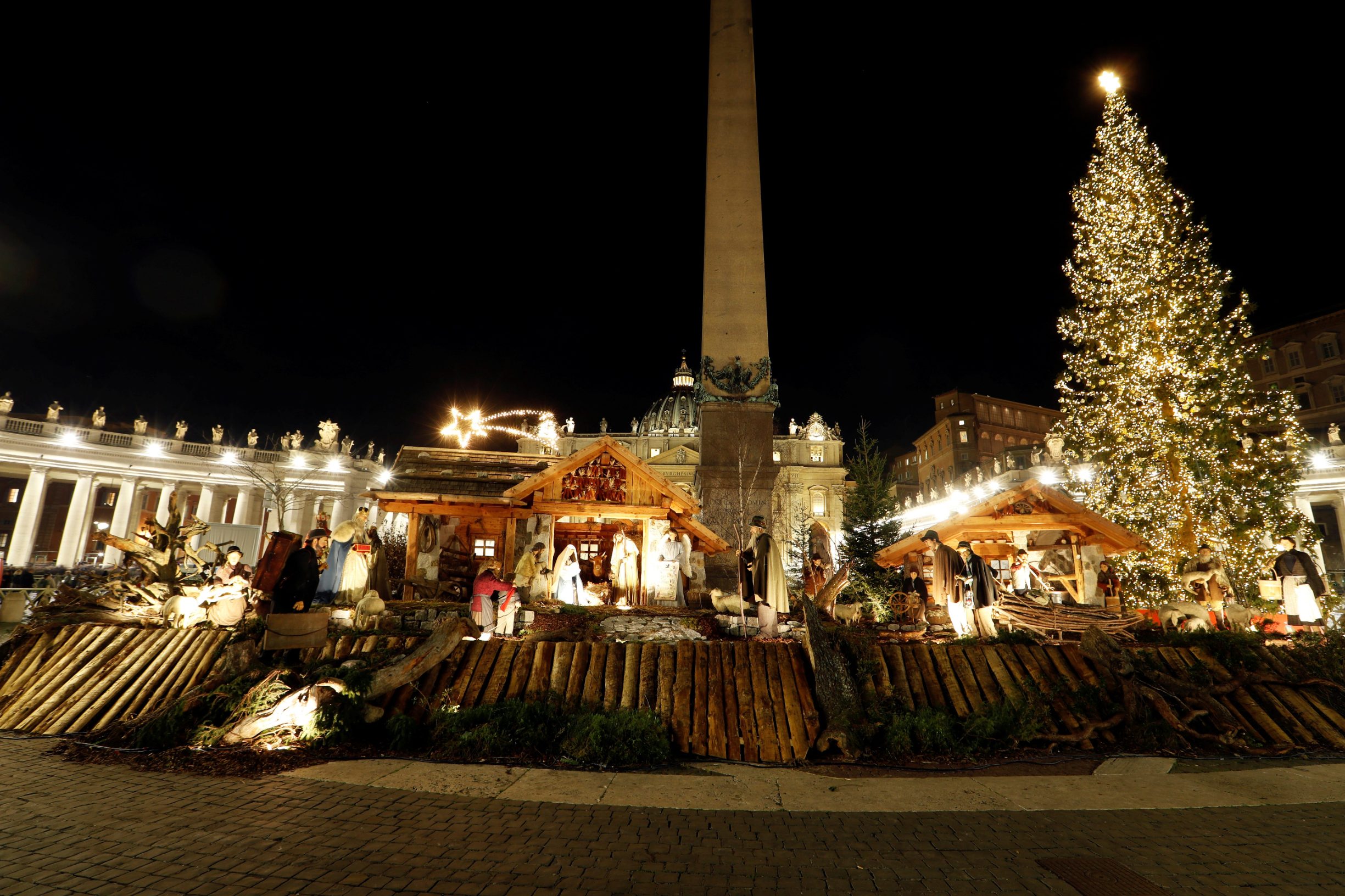 2019-12-05T185212Z_1290557674_RC26PD98U2QN_RTRMADP_3_CHRISTMAS-SEASON-VATICAN