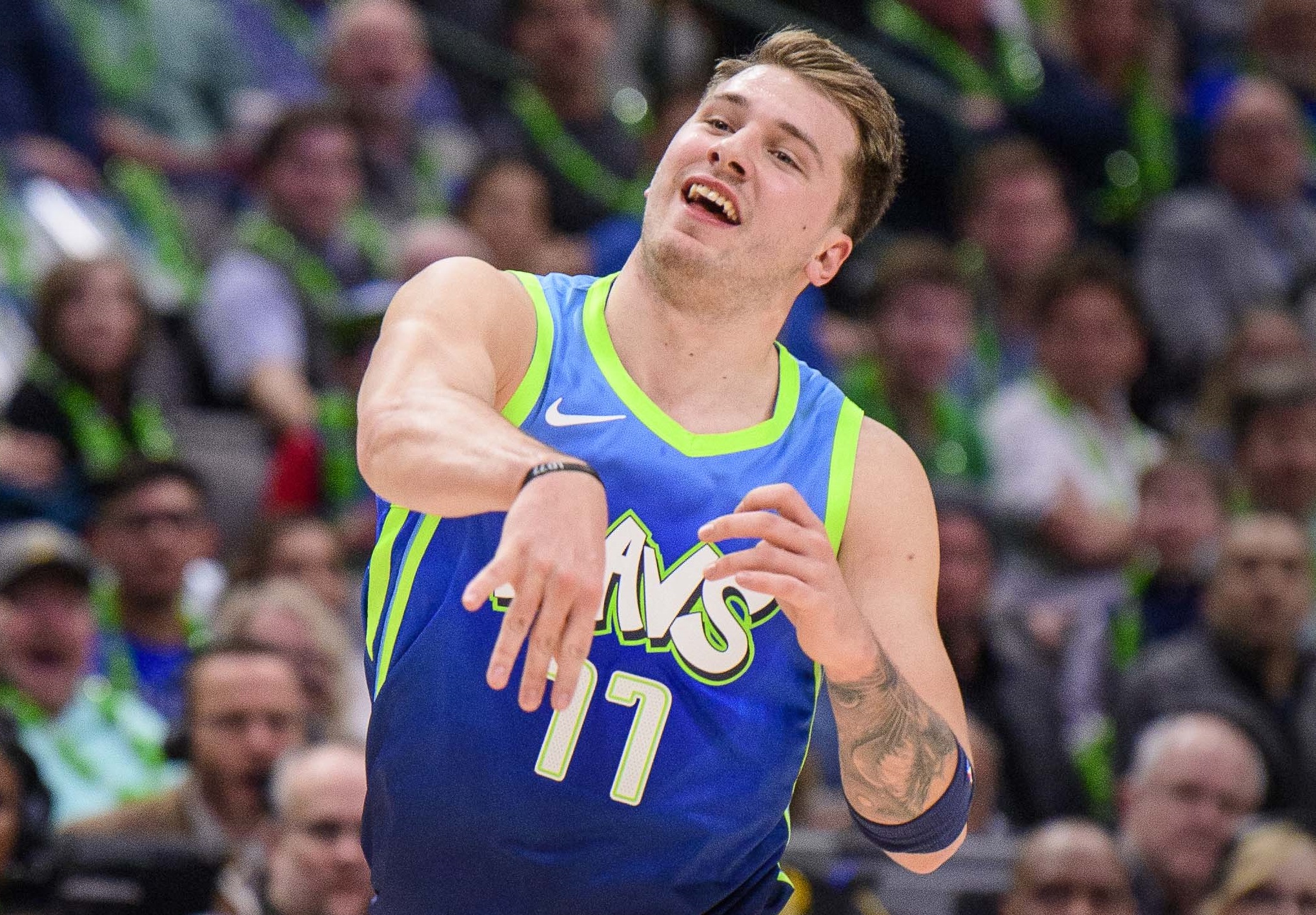 2019-12-07T194511Z_1372440634_NOCID_RTRMADP_3_NBA-NEW-ORLEANS-PELICANS-AT-DALLAS-MAVERICKS
