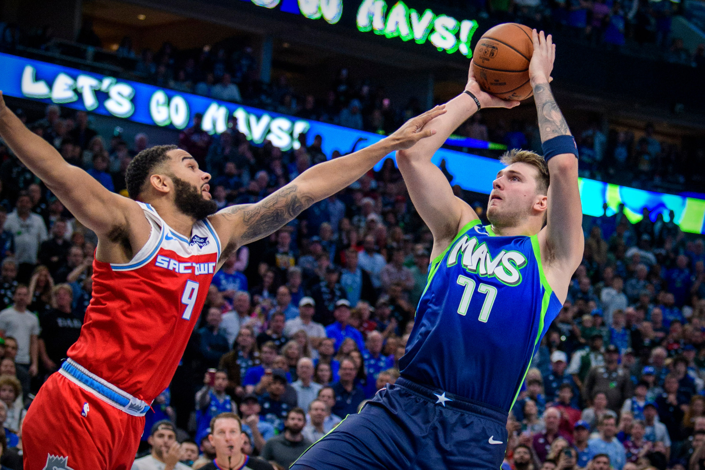 2019-12-09T022655Z_1807047068_NOCID_RTRMADP_3_NBA-SACRAMENTO-KINGS-AT-DALLAS-MAVERICKS
