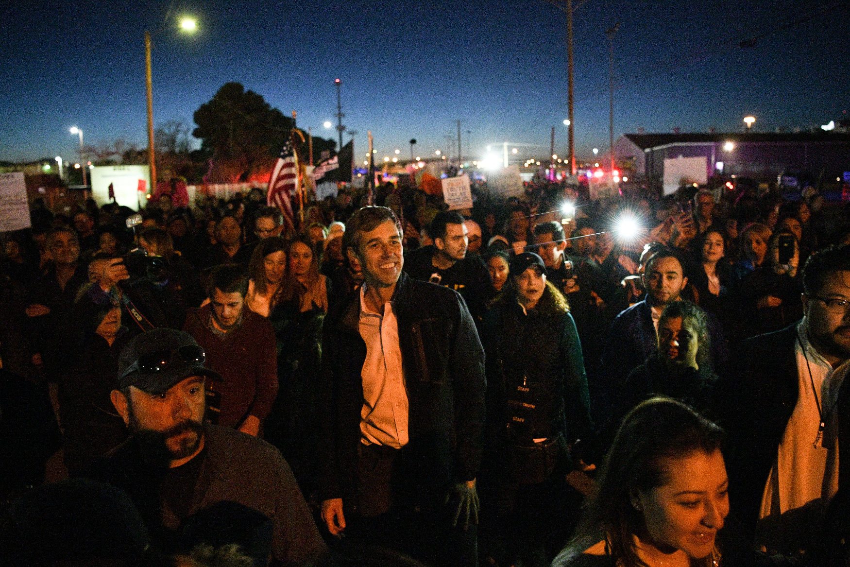 2019-02-12T024142Z_339427611_RC18853D7A30_RTRMADP_3_USA-TRUMP-PROTESTS