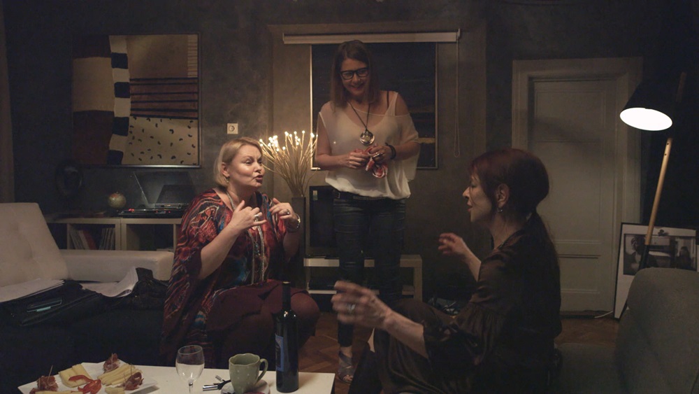 Prizor iz filma: Ksenija Marinković, Nataša Dorčić i Doris Šarić-Kukuljica