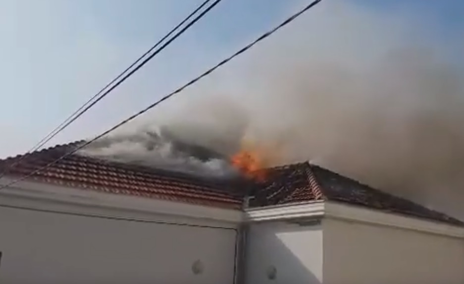 Požar na krovu ambulante na otoku Kaprije