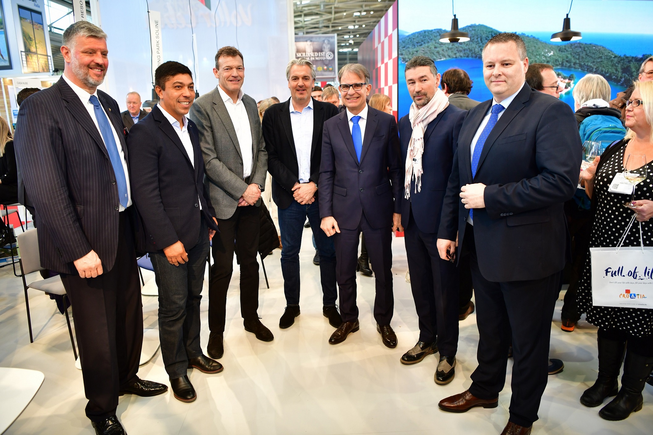 Giovane Elber i hrvatska delegacija na minhenskom sajmu