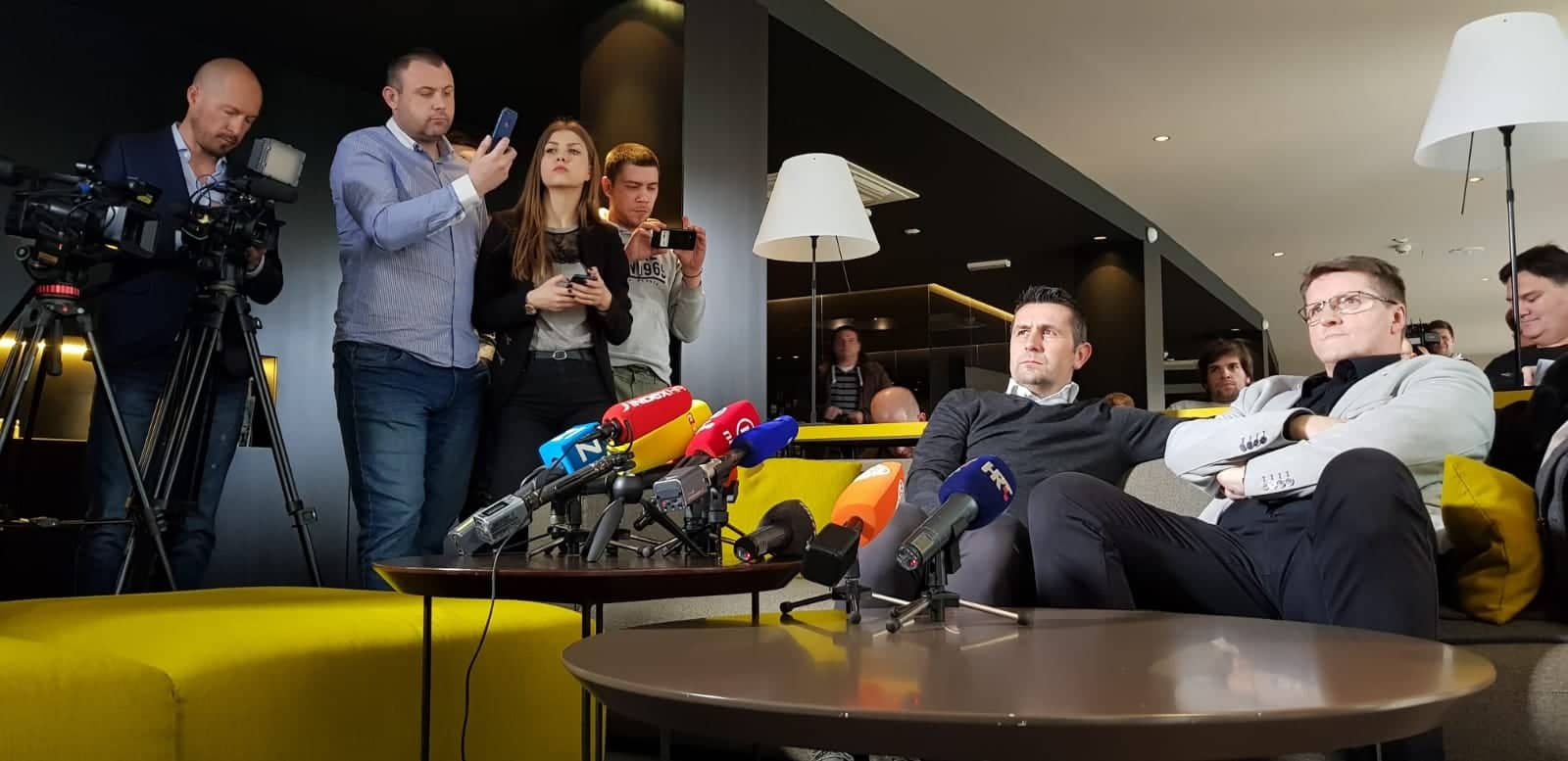 53010712_310987763105207_4663057207426809856_n