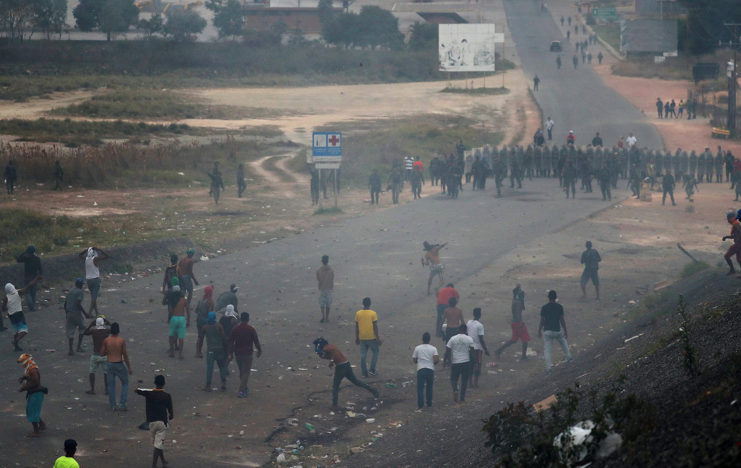 2019-02-24T013109Z_676128194_RC1E68DE9FB0_RTRMADP_3_VENEZUELA-POLITICS-BRAZIL
