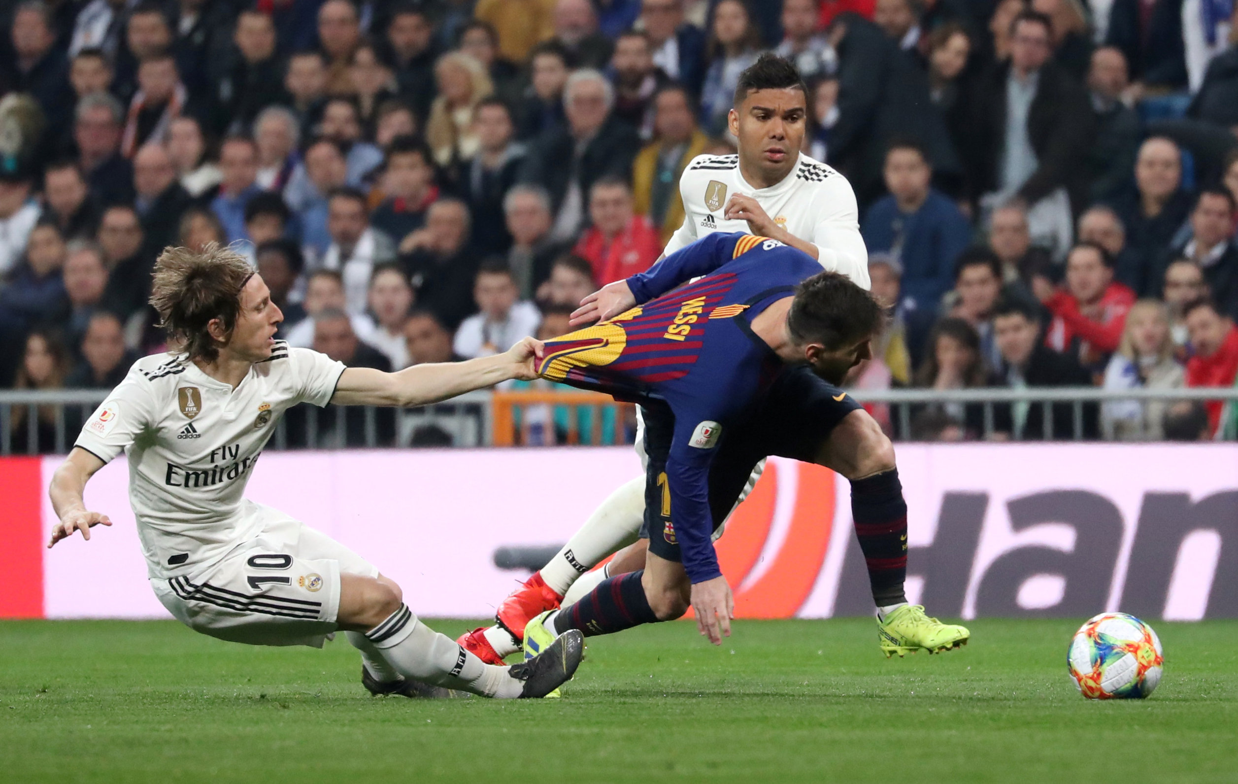 2019-02-27T211756Z_1641063142_RC121439FA30_RTRMADP_3_SOCCER-SPAIN-MAD-FCB