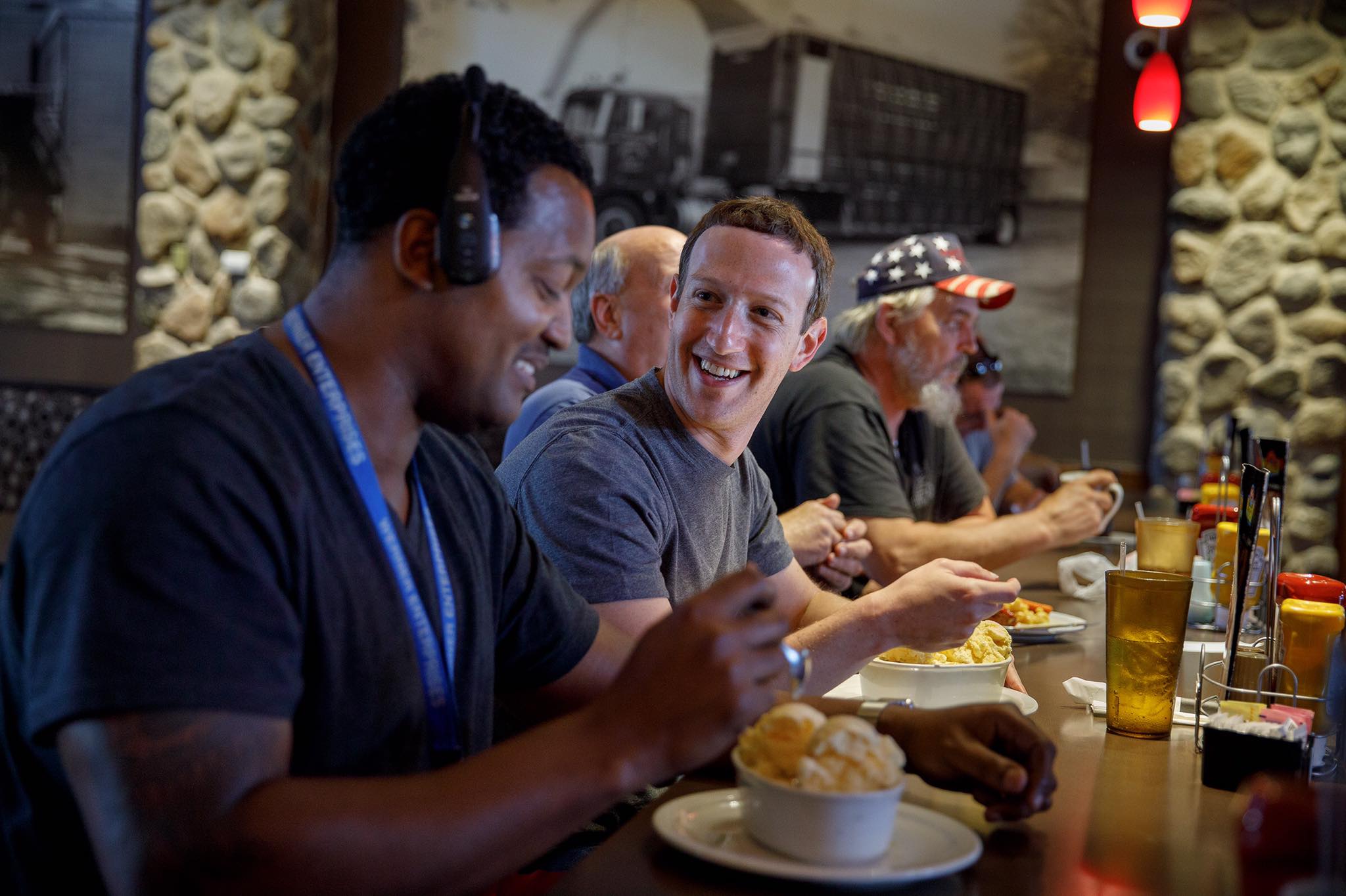 Mark Zuckerber u restoranu