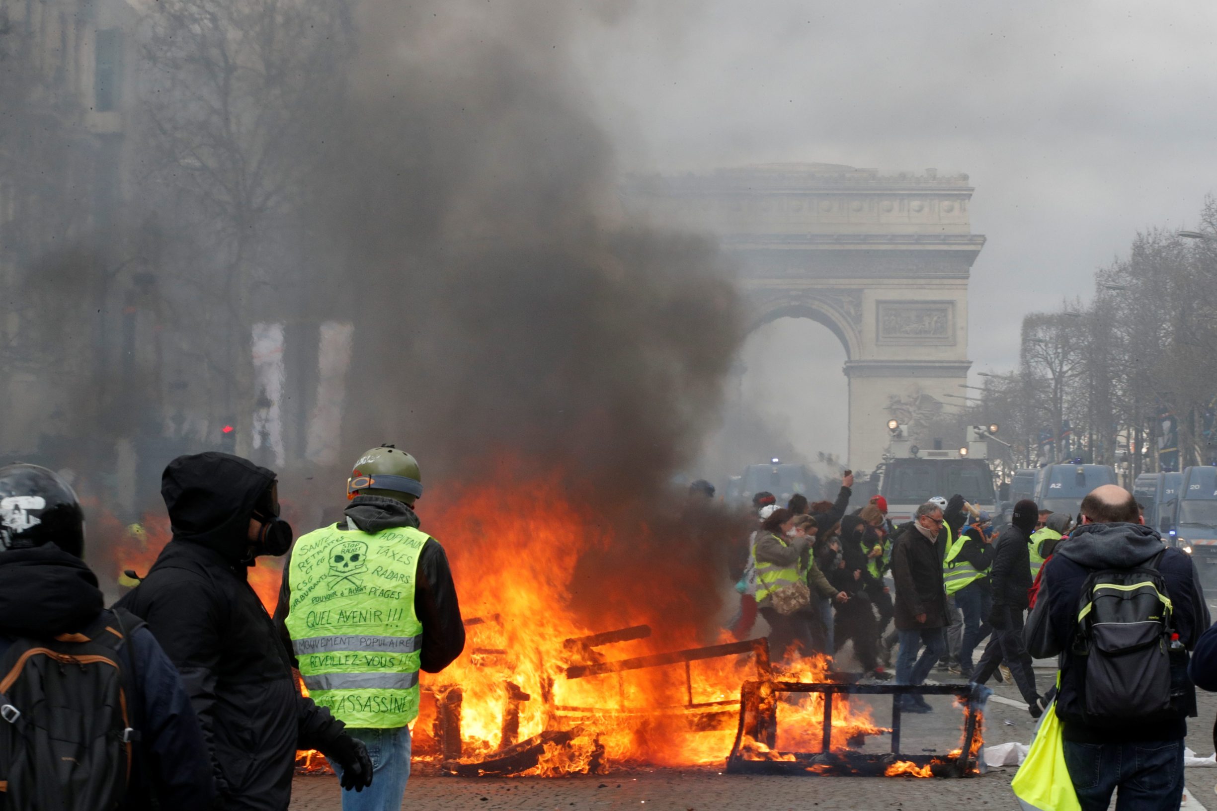 2019-03-16T120028Z_1447180181_RC137EAC7C80_RTRMADP_3_FRANCE-PROTESTS