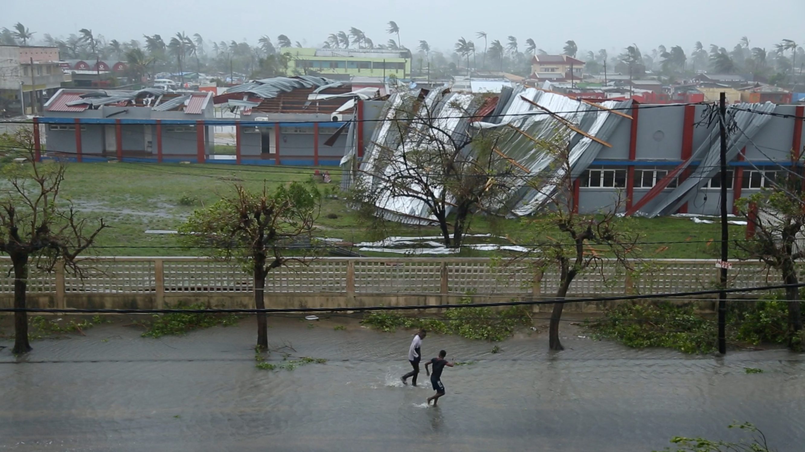 2019-03-18T161543Z_1792153224_RC152E8057E0_RTRMADP_3_ZIMBABWE-CYCLONE-MOZAMBIQUE