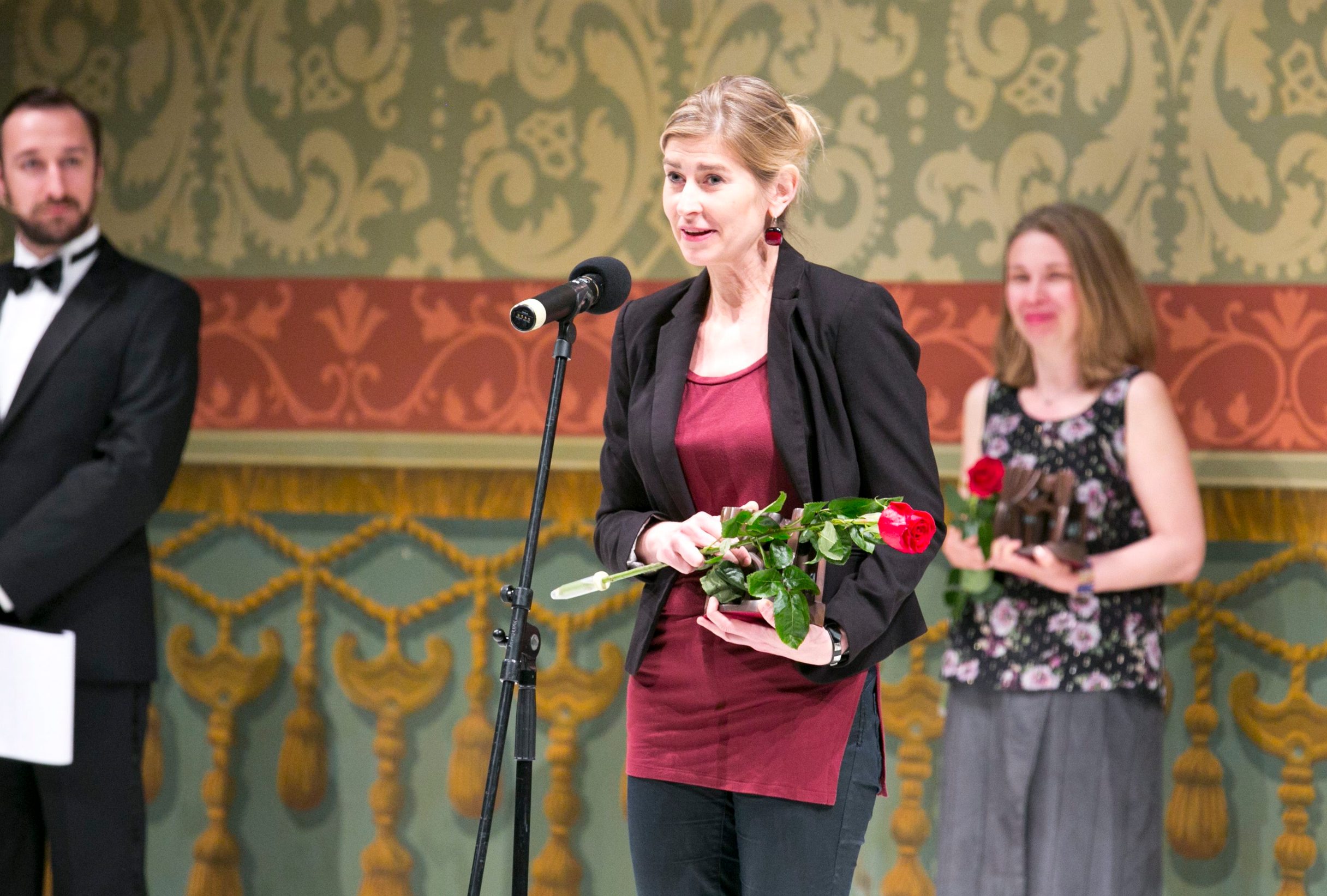 Una Vizek prilikom primanja nagrade Marin Držić na Marulićevim danima