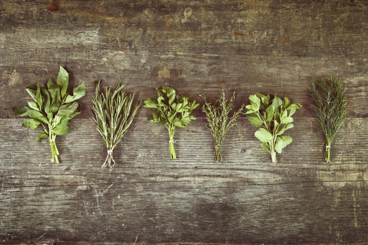 Potpuno osušeno bilje i začini mogu stajati od 6 mjeseci do godinu dana!