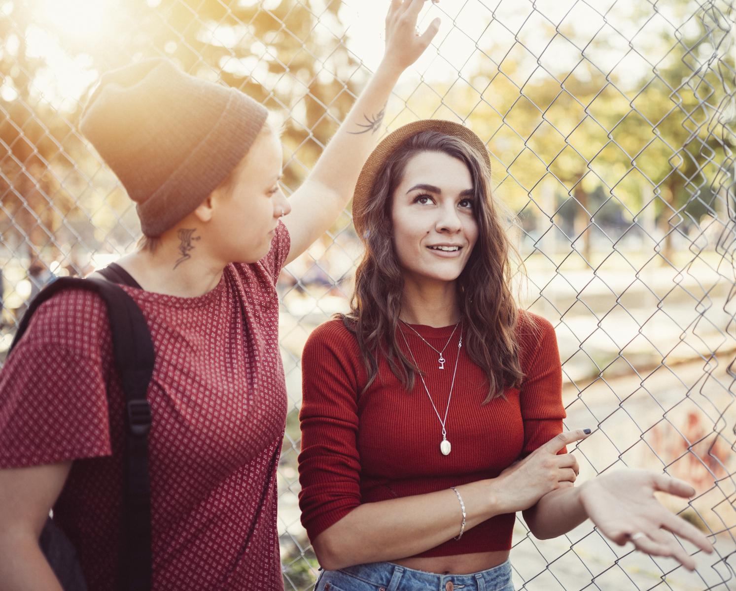 Jedan od najboljih pokazatelja da imate posla s neiskrenom osobom jest to da će vas rijetko gledati u oči.