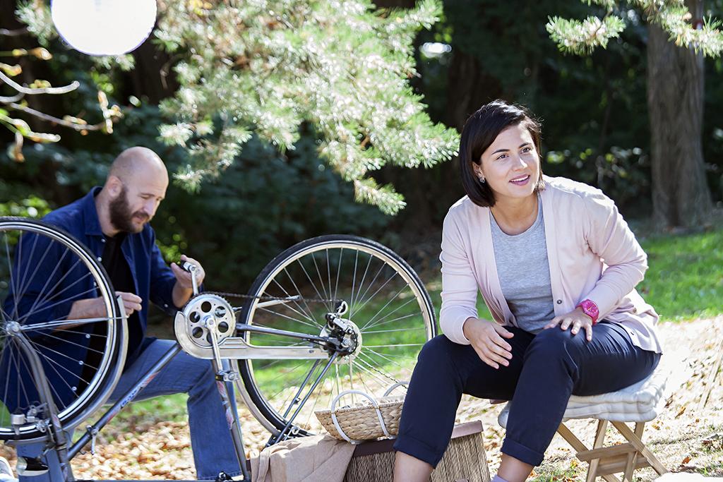 Glumci Mirna Medaković Stepinac i Angel Naumovski sudjelovali su u video spotu u kojem se koristi znakovni jezik.