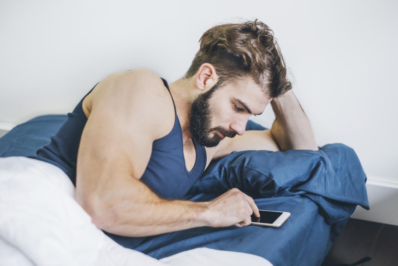 Istraživanja govore kako su muškarci skloniji cybersexu. Jedno od objašenjenja je kako su skloniji voajerizmu od žena.