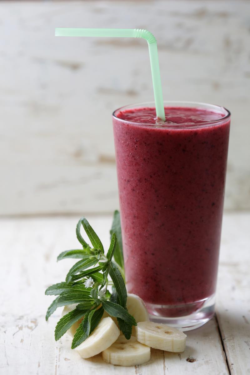 Jagode, maline, borovnice, kupine, crni i crveni ribizl zajednički nazivnik šumsko voće dobilu su jer rastu slobodno u prirodi te su iznimno bogati vitaminima, vlaknima i moćnim pigmentima.