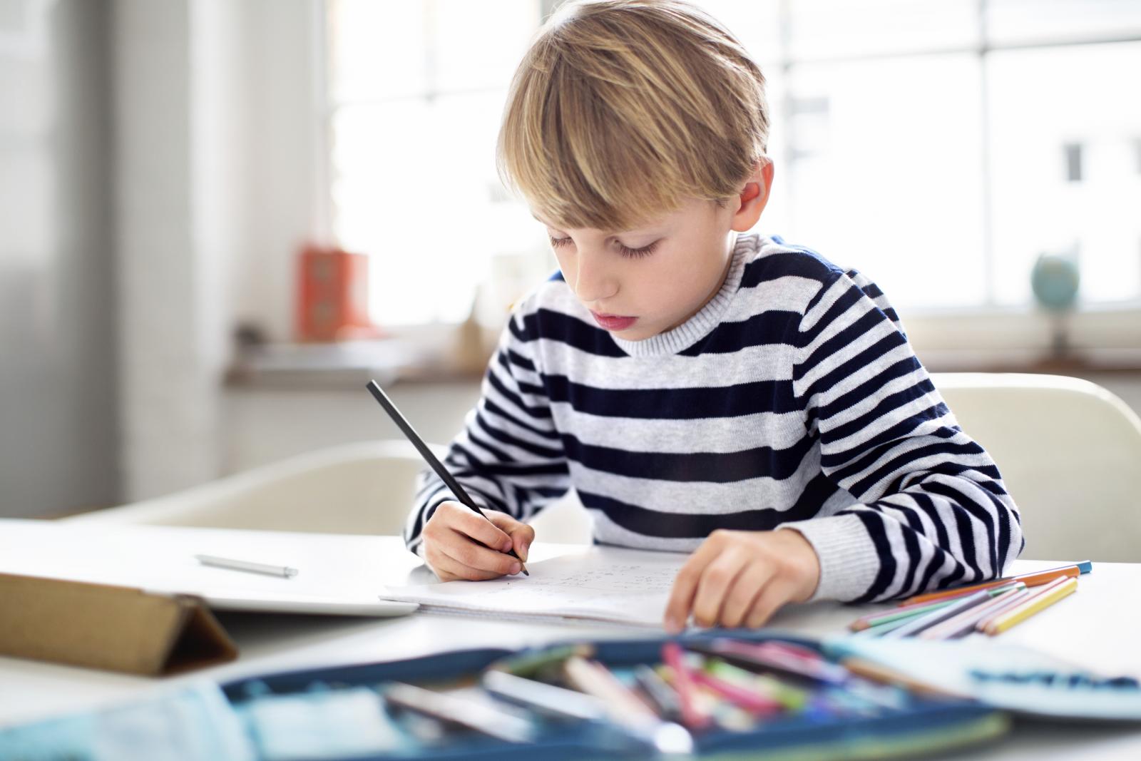 Najvažnije da kod djeteta o školi razvijete pozitivnu sliku. Neka dijete zna da je to mjesto gdje će upoznati nove prijatelje i naučiti nešto novo.