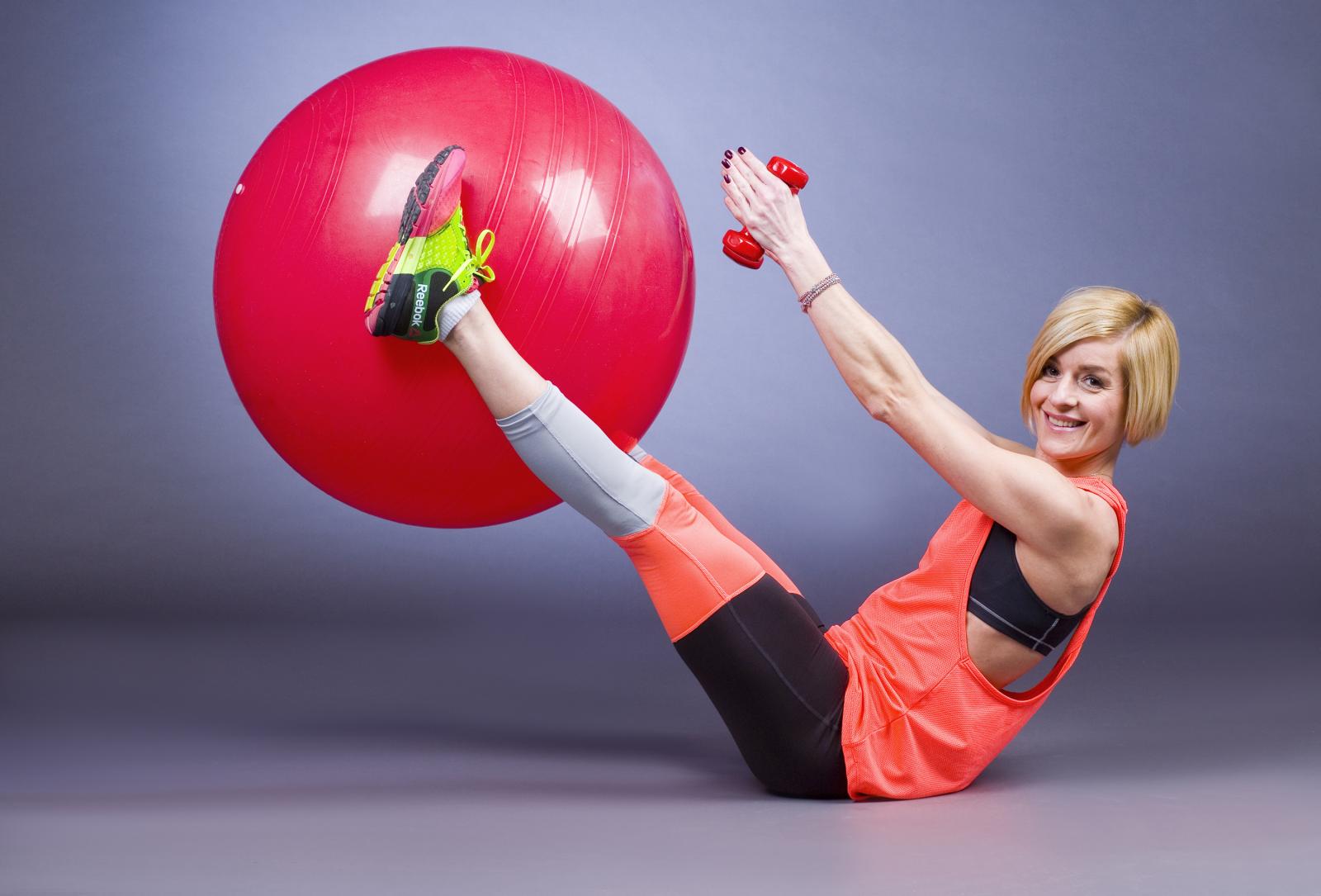 Eva Politeo pokazat će vam kratki trening koji će popraviti važe držanje.