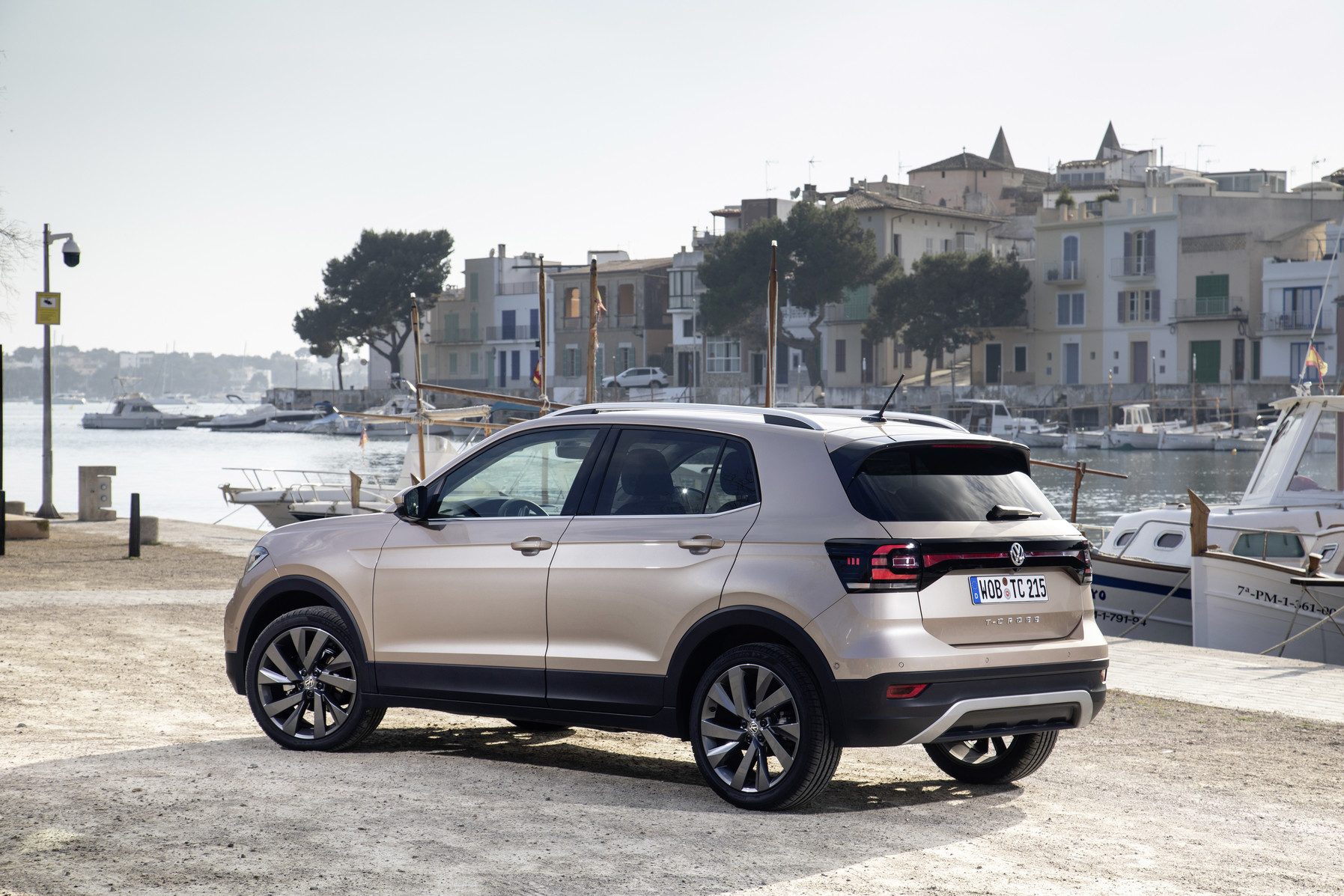 DB2019AL00514_medium