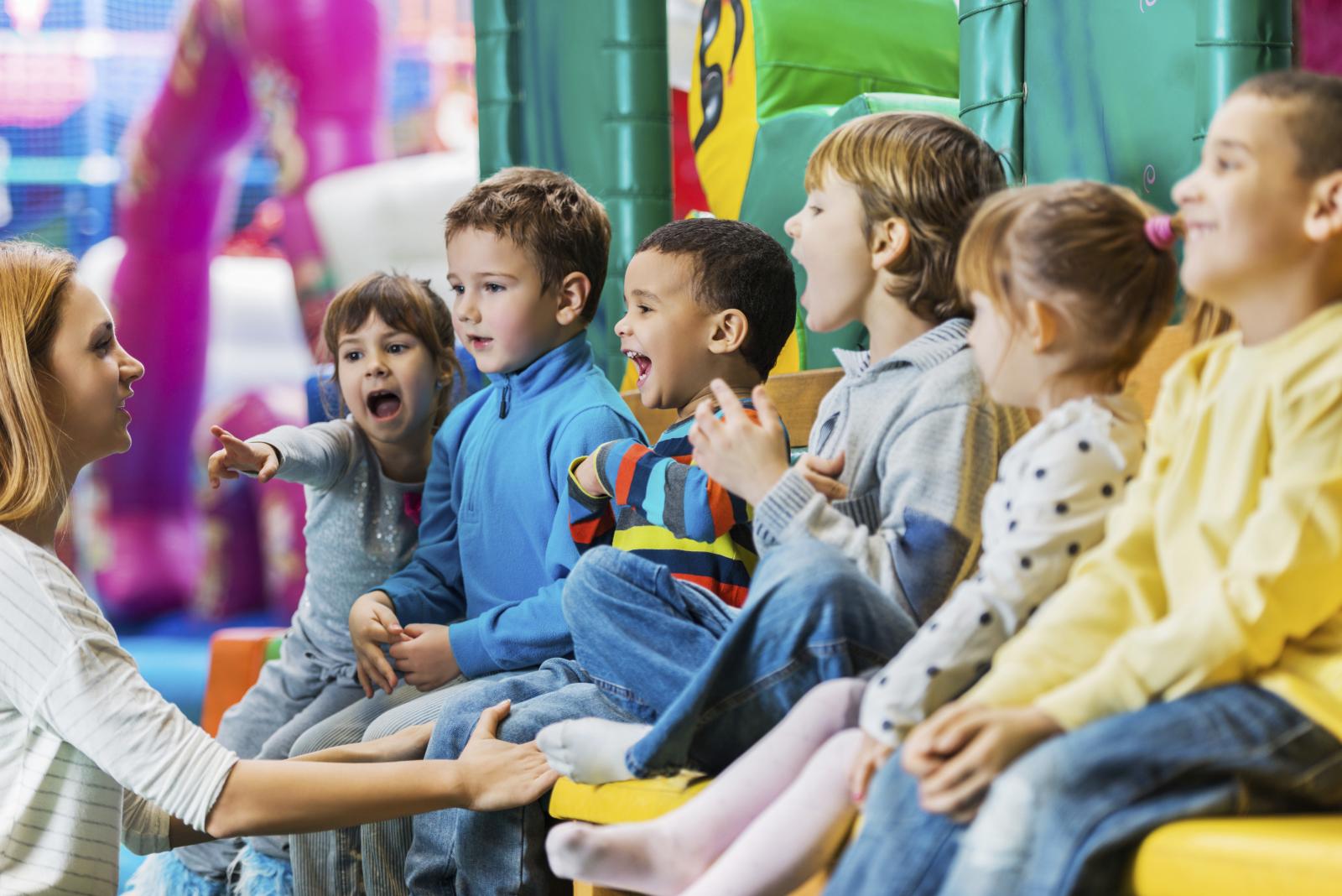 U jedno trenutku i vaše bi dijete moglo osjetiti nesigurnost zbog odvajanja od voljene osobe koja mu je godinama bila oslonac. Pomozite mu shvatiti da će sve biti dobro.
