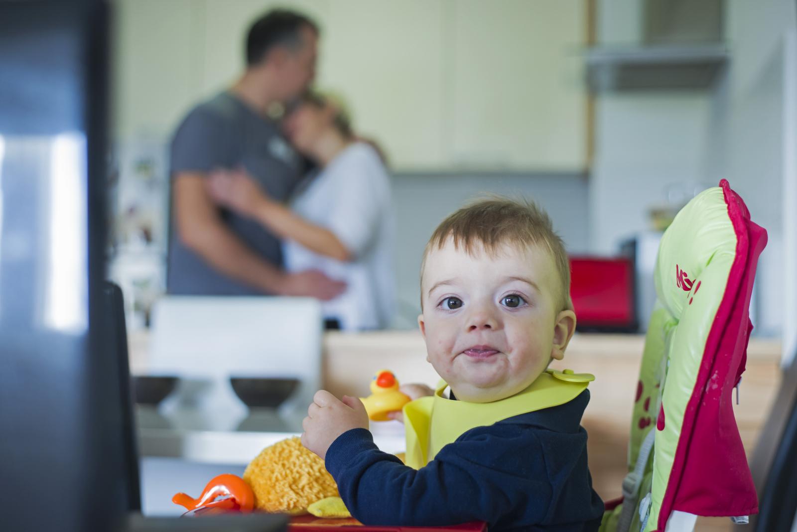 Leon sad već shvaća kako ima posla s opasnim curama u obitelji, jer jedno im se mora priznati - njih su dvije pravi borci.