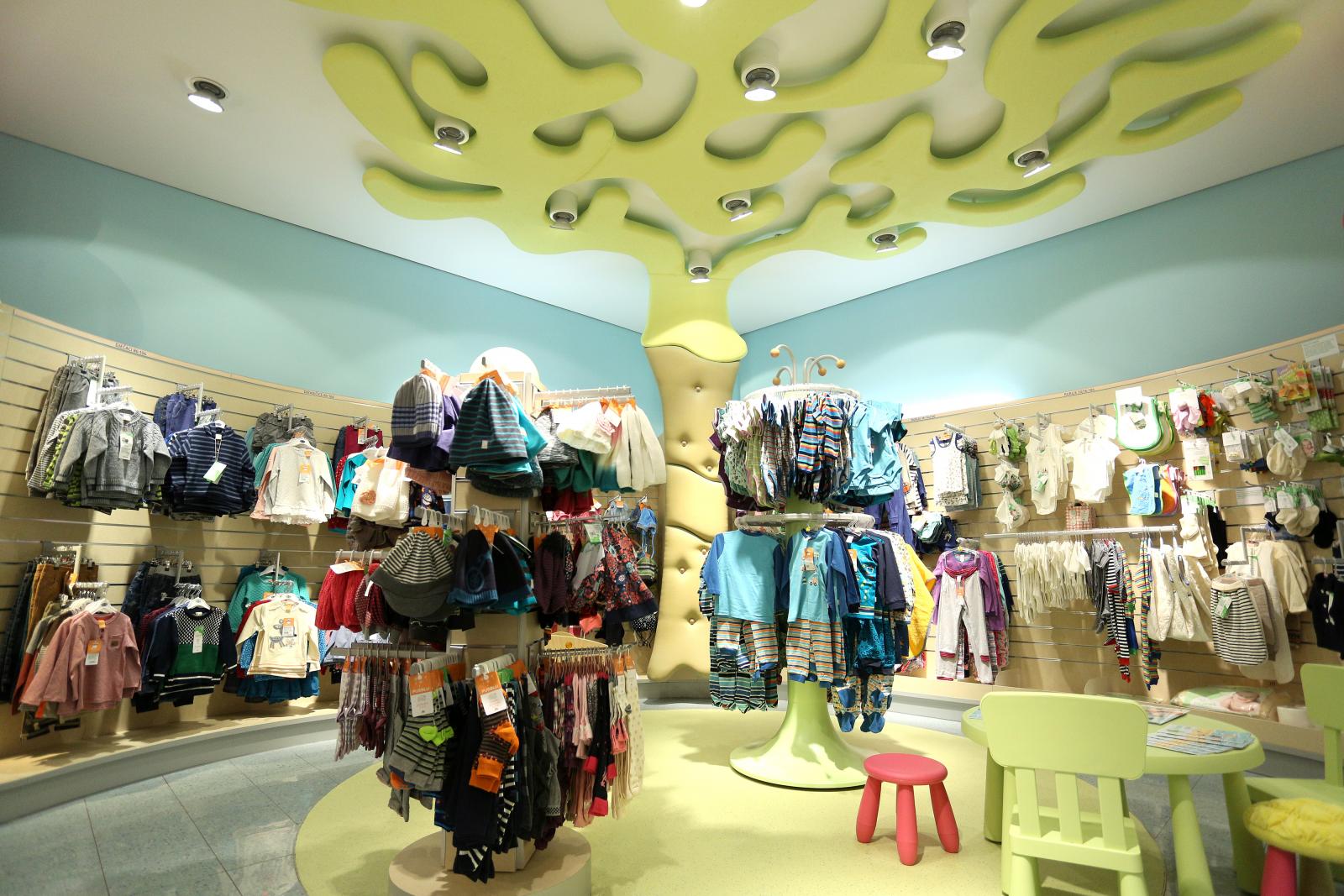 dm-ove robne marke ALANA i PUSBLU napravljene su od prirodnih materijala, meke su i otporne na rastezanje.